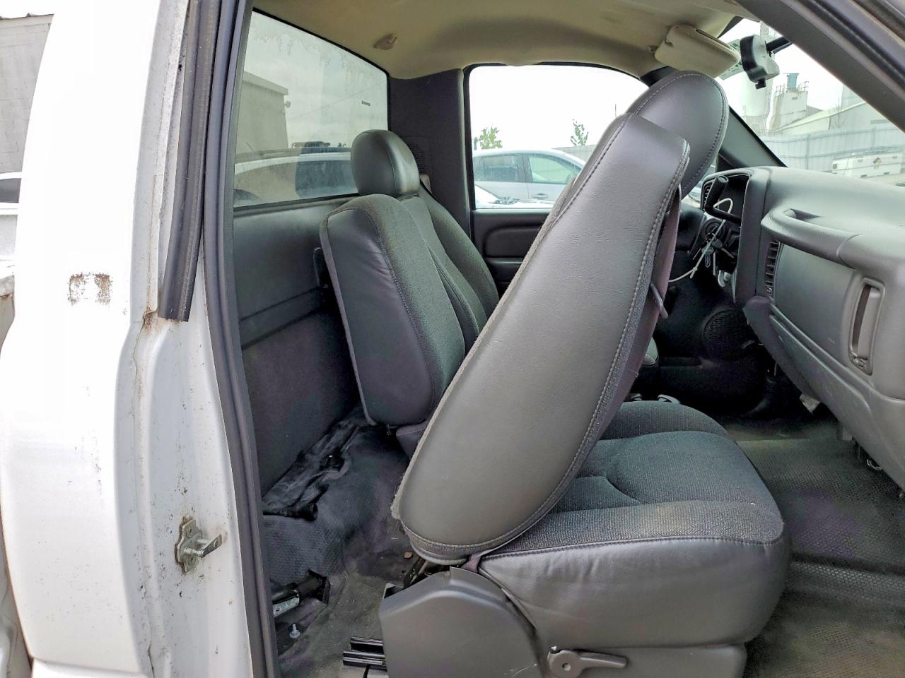 2005 Chevrolet Silverado C1500 White vin: 1GCEC14X95Z209587