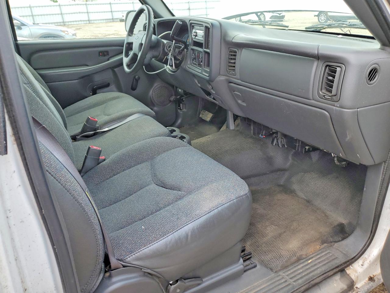 2005 Chevrolet Silverado C1500 White vin: 1GCEC14X95Z209587