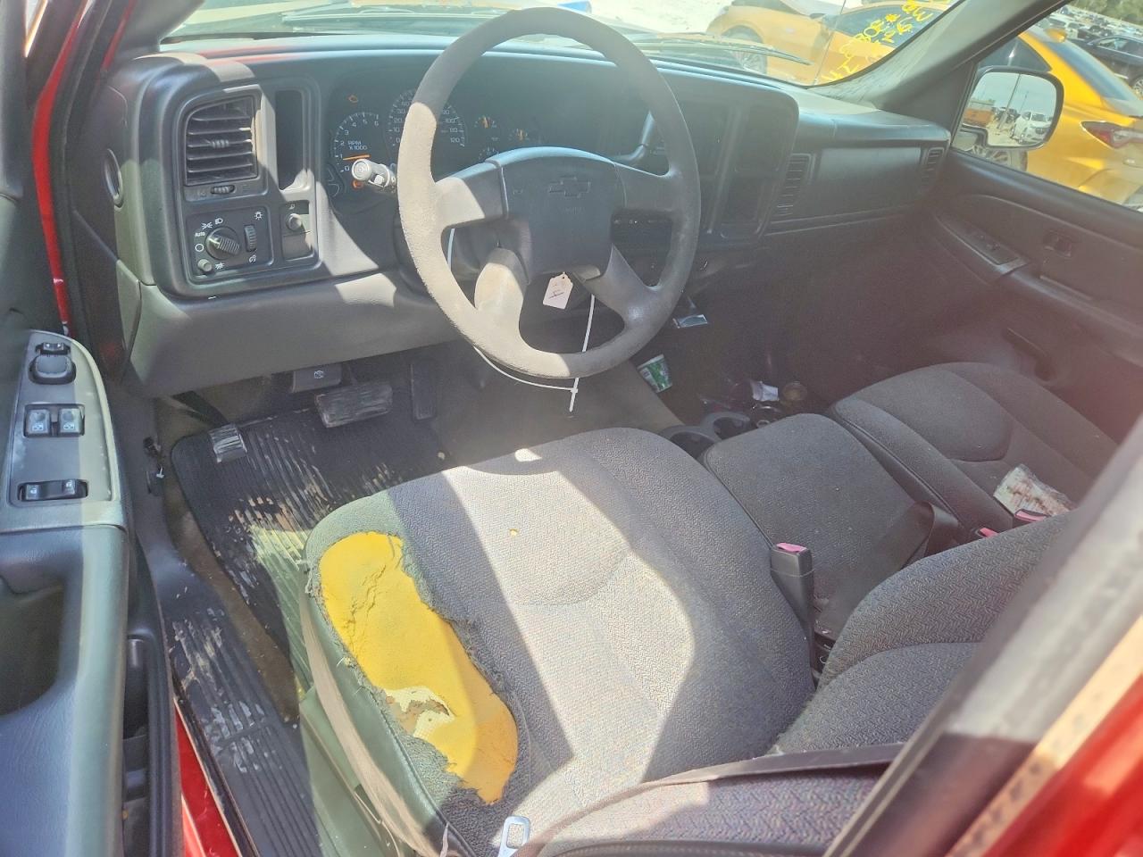 2005 Chevrolet Silverado C1500 Red vin: 1GCEC14X95Z293295