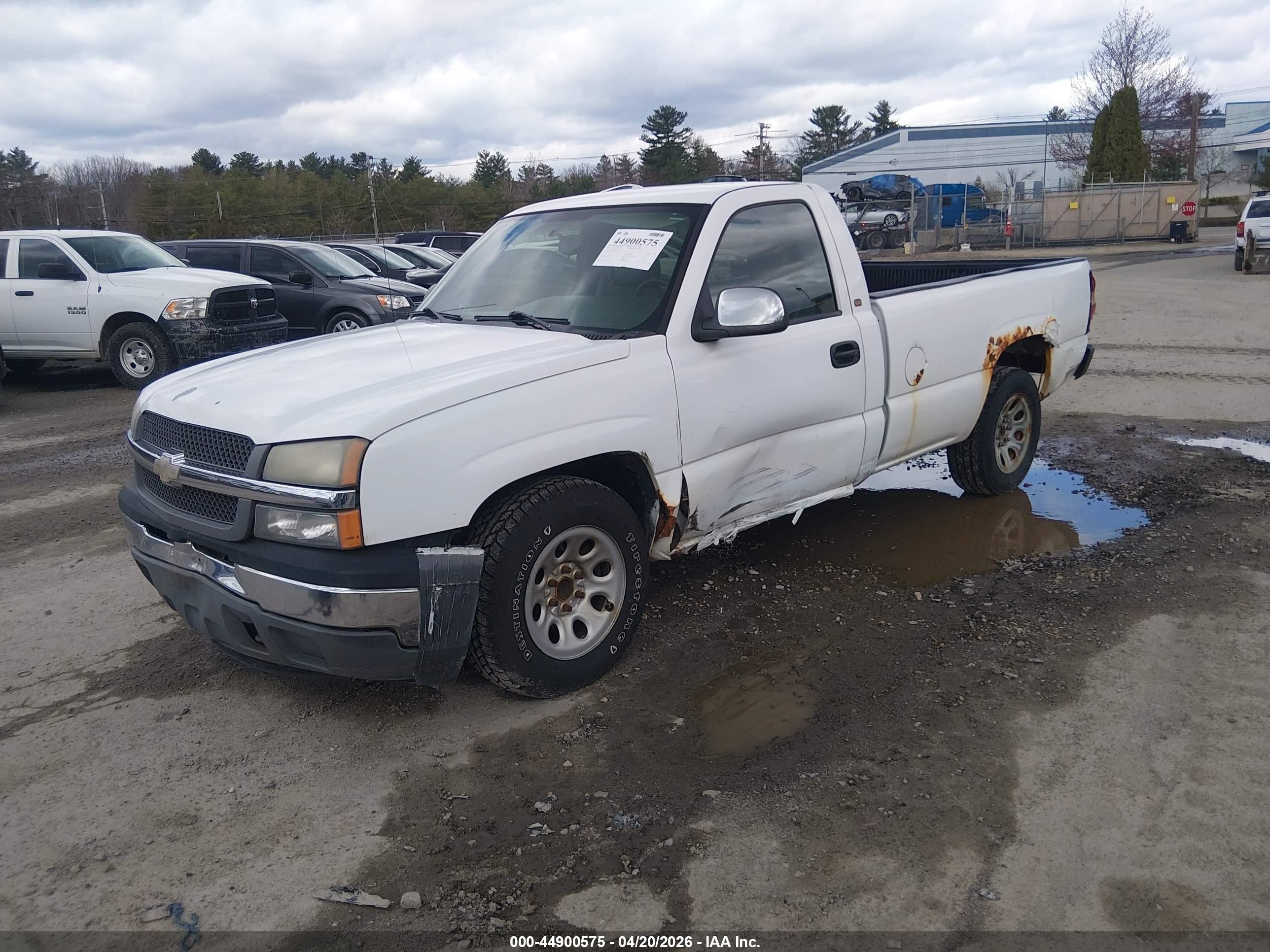 2005 Chevrolet Silverado 1500 Work Truck White vin: 1GCEC14X95Z317031