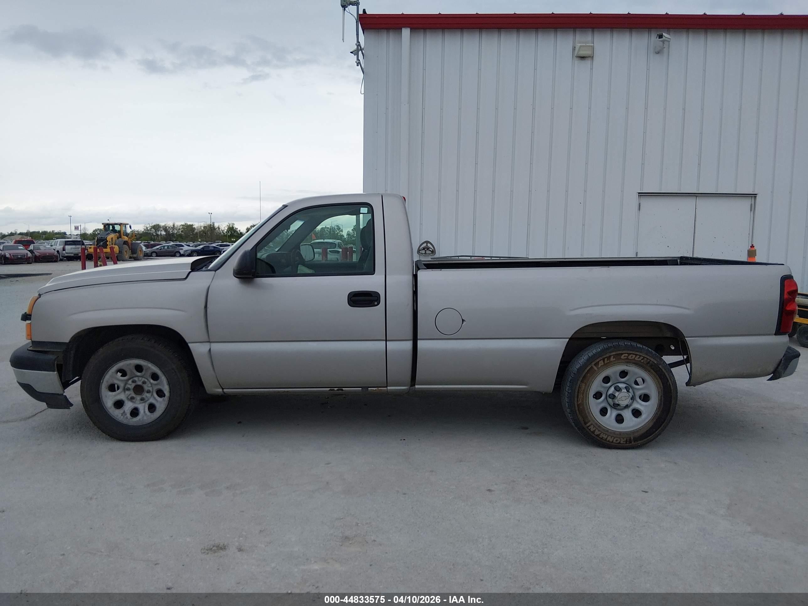 2007 Chevrolet Silverado 1500 Classic Work Truck Gray vin: 1GCEC14X97Z133971