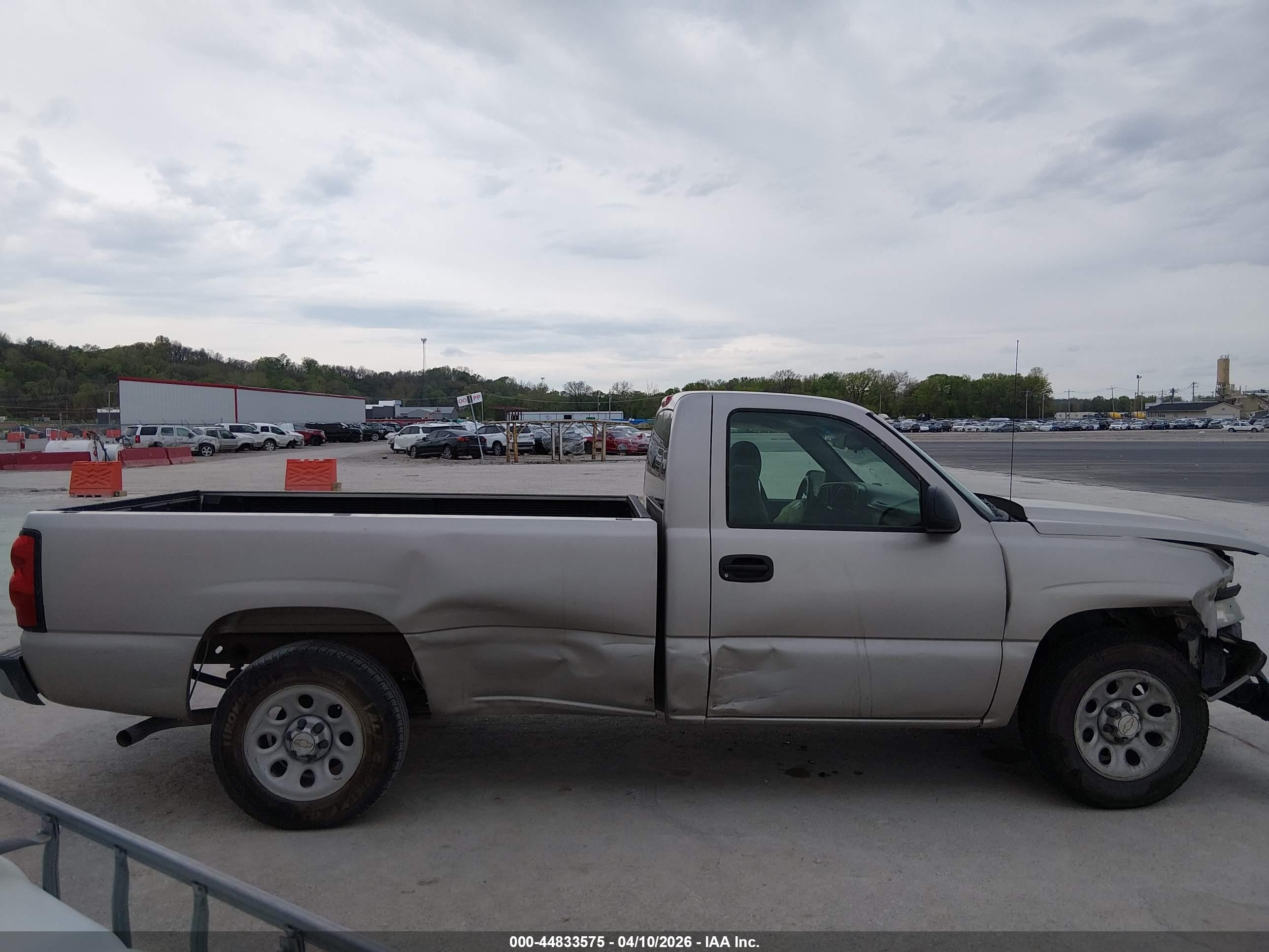2007 Chevrolet Silverado 1500 Classic Work Truck Gray vin: 1GCEC14X97Z133971