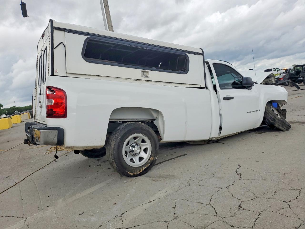 2008 Chevrolet Silverado C1500 White vin: 1GCEC14X98Z256235