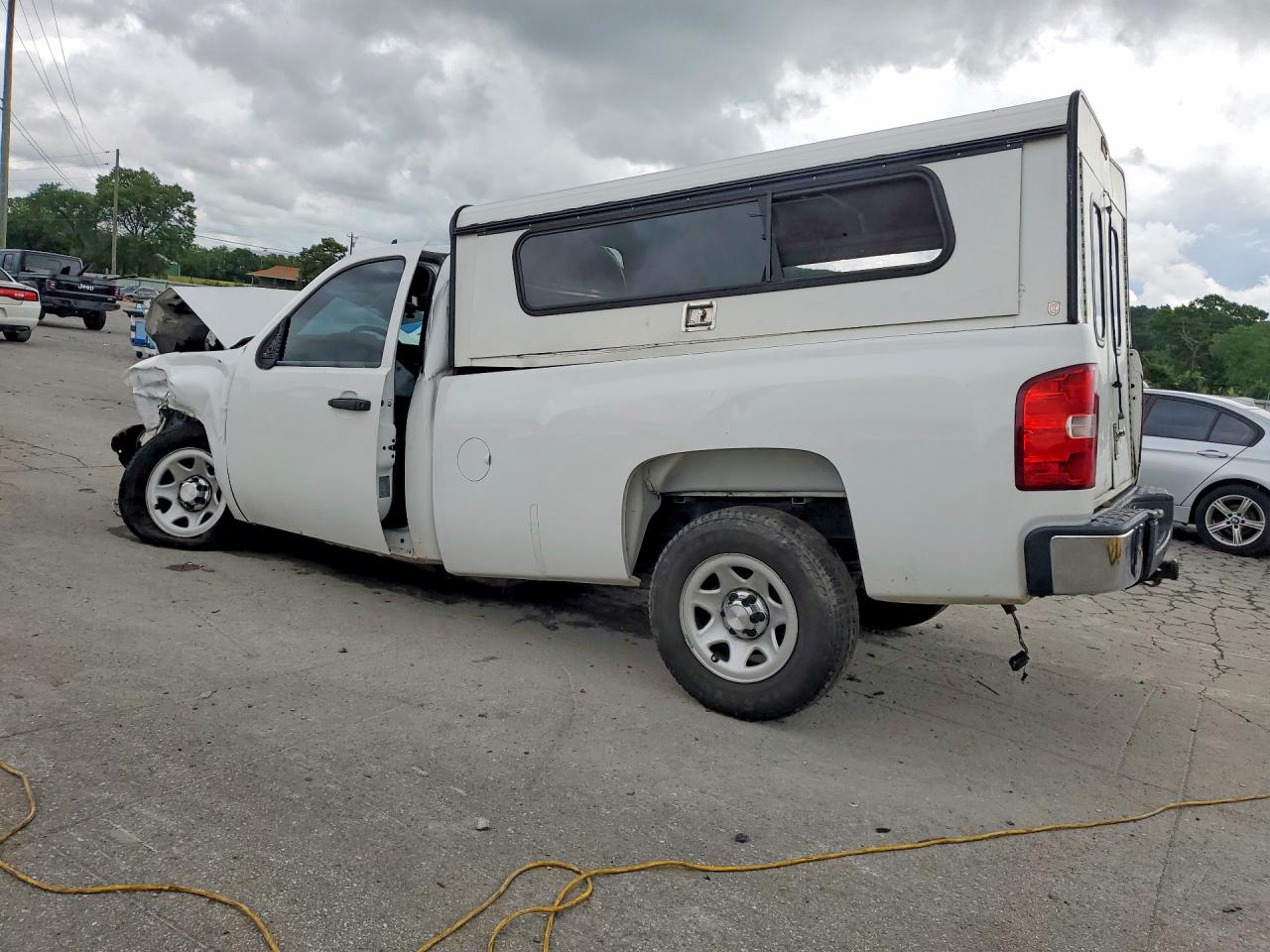 2008 Chevrolet Silverado C1500 White vin: 1GCEC14X98Z256235