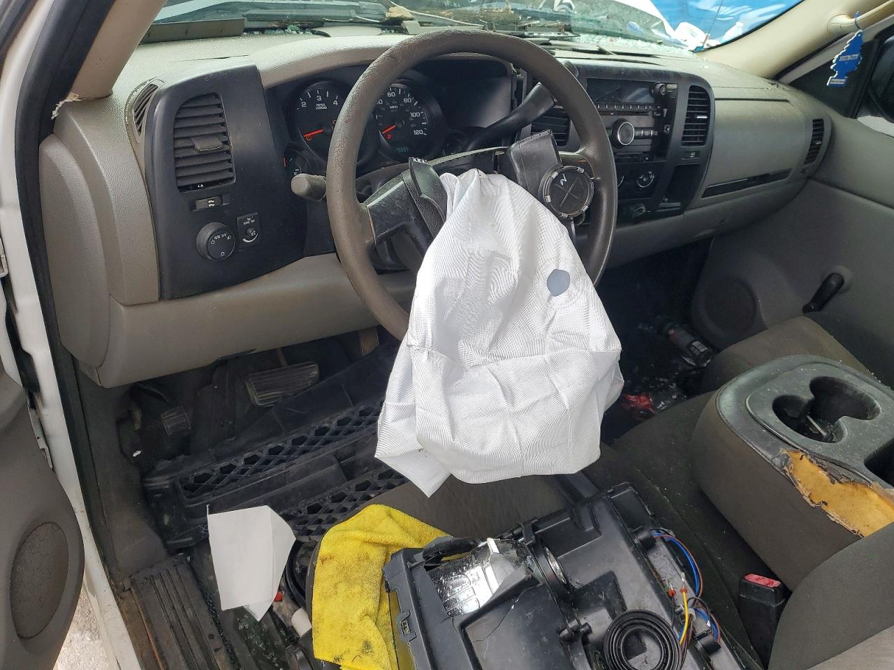 2008 Chevrolet Silverado C1500 White vin: 1GCEC14X98Z256235