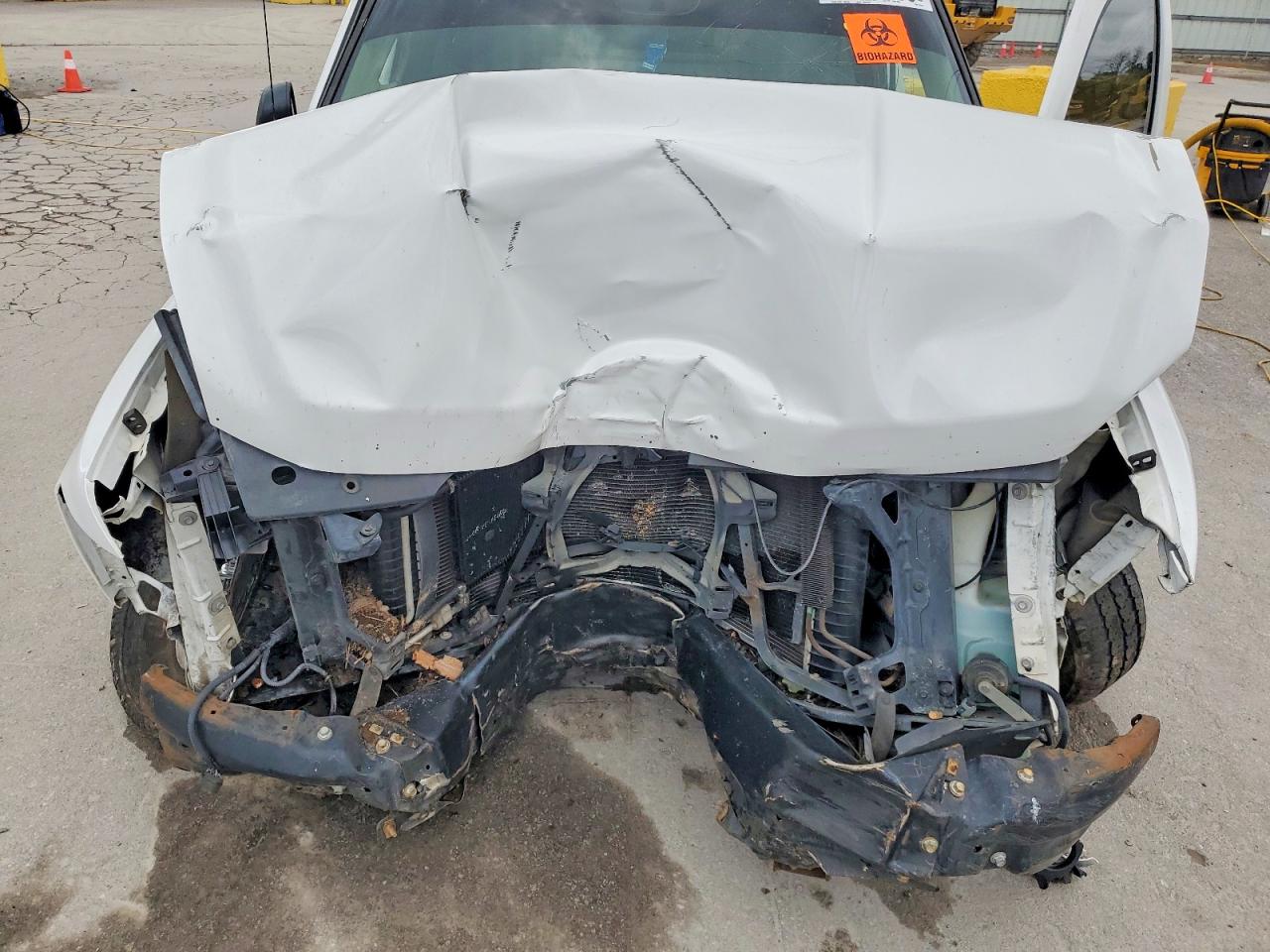 2008 Chevrolet Silverado C1500 White vin: 1GCEC14X98Z256235