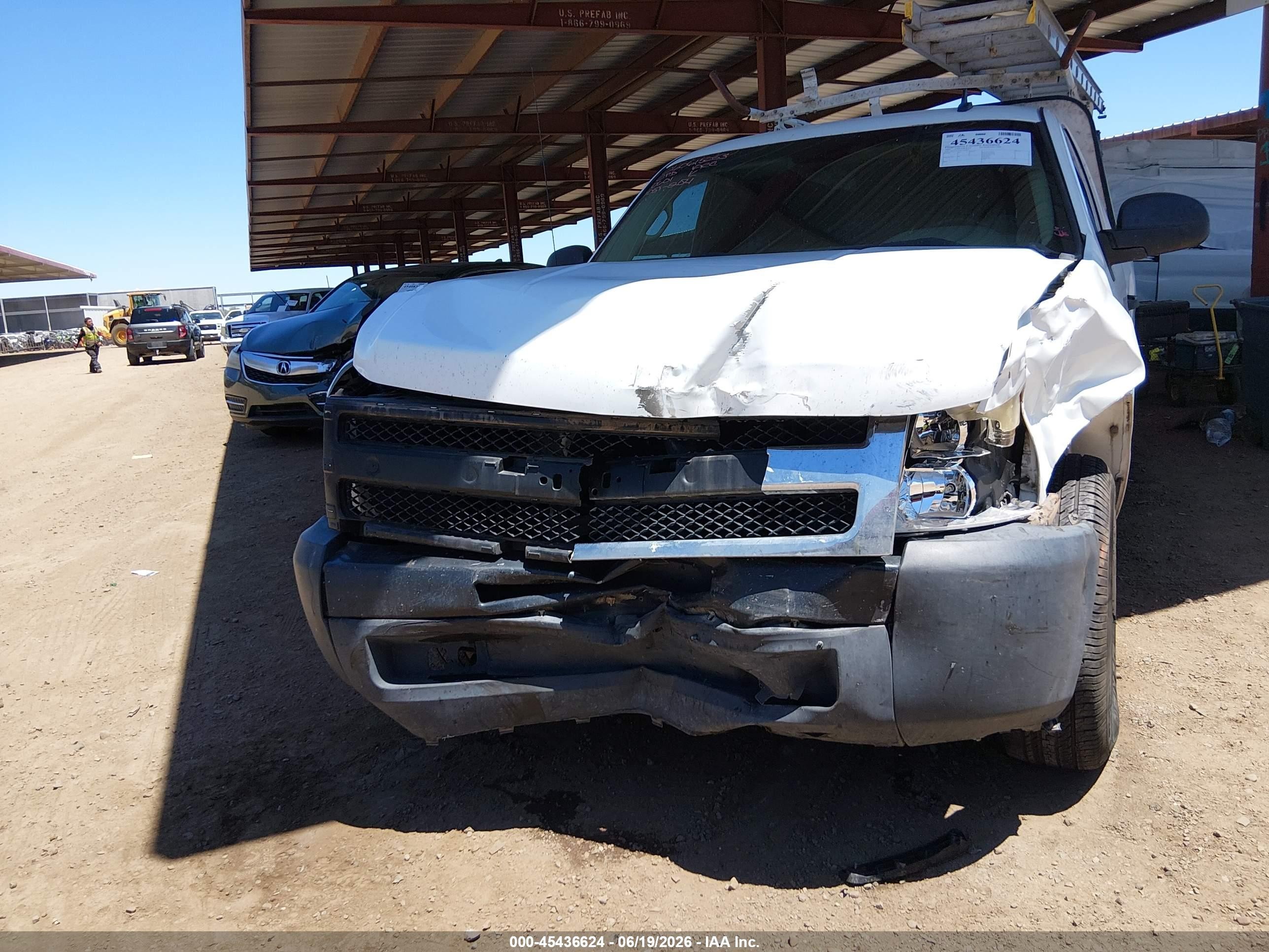 2009 Chevrolet Silverado 1500 Work Truck White vin: 1GCEC14X99Z180601