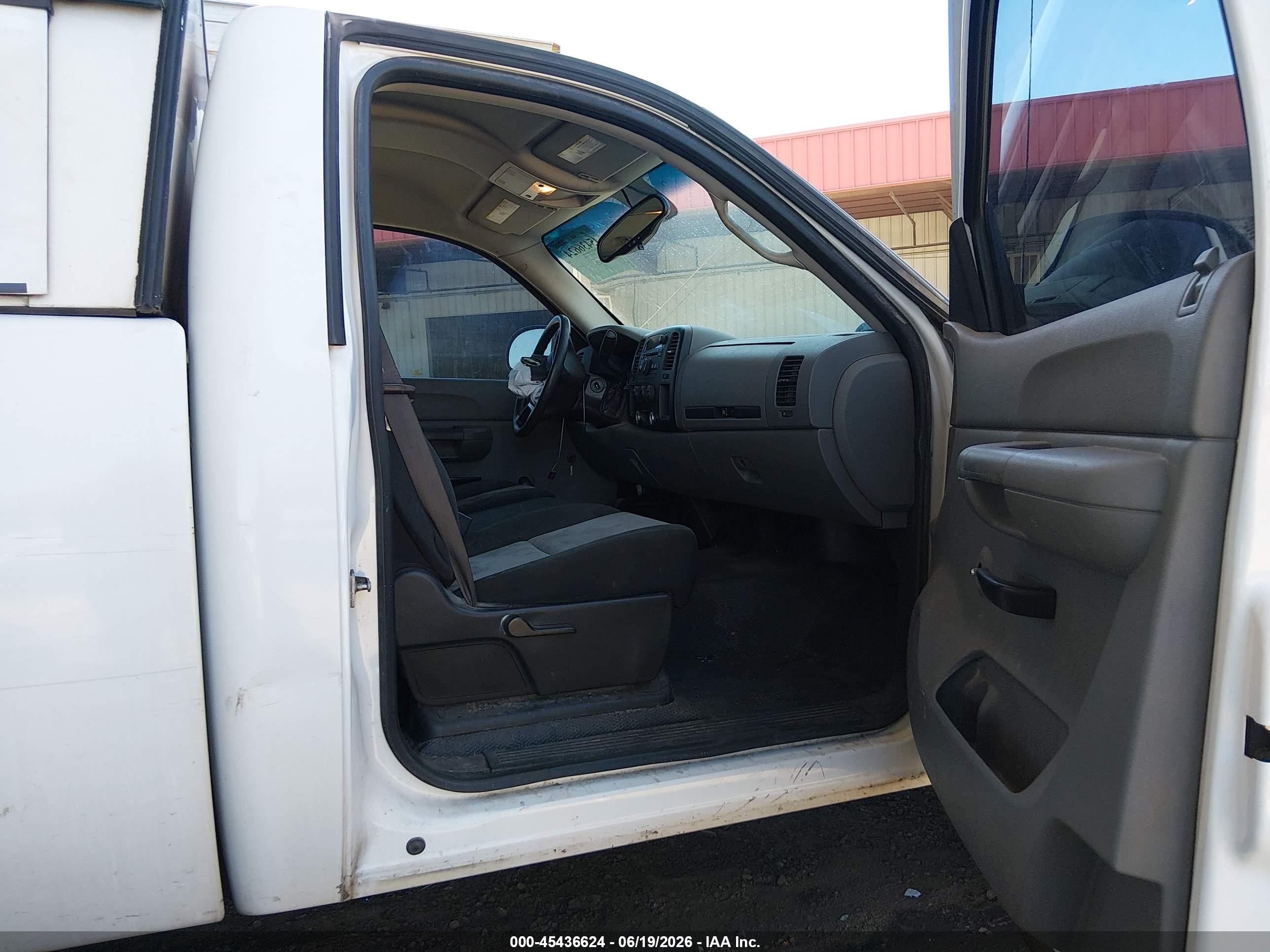 2009 Chevrolet Silverado 1500 Work Truck White vin: 1GCEC14X99Z180601