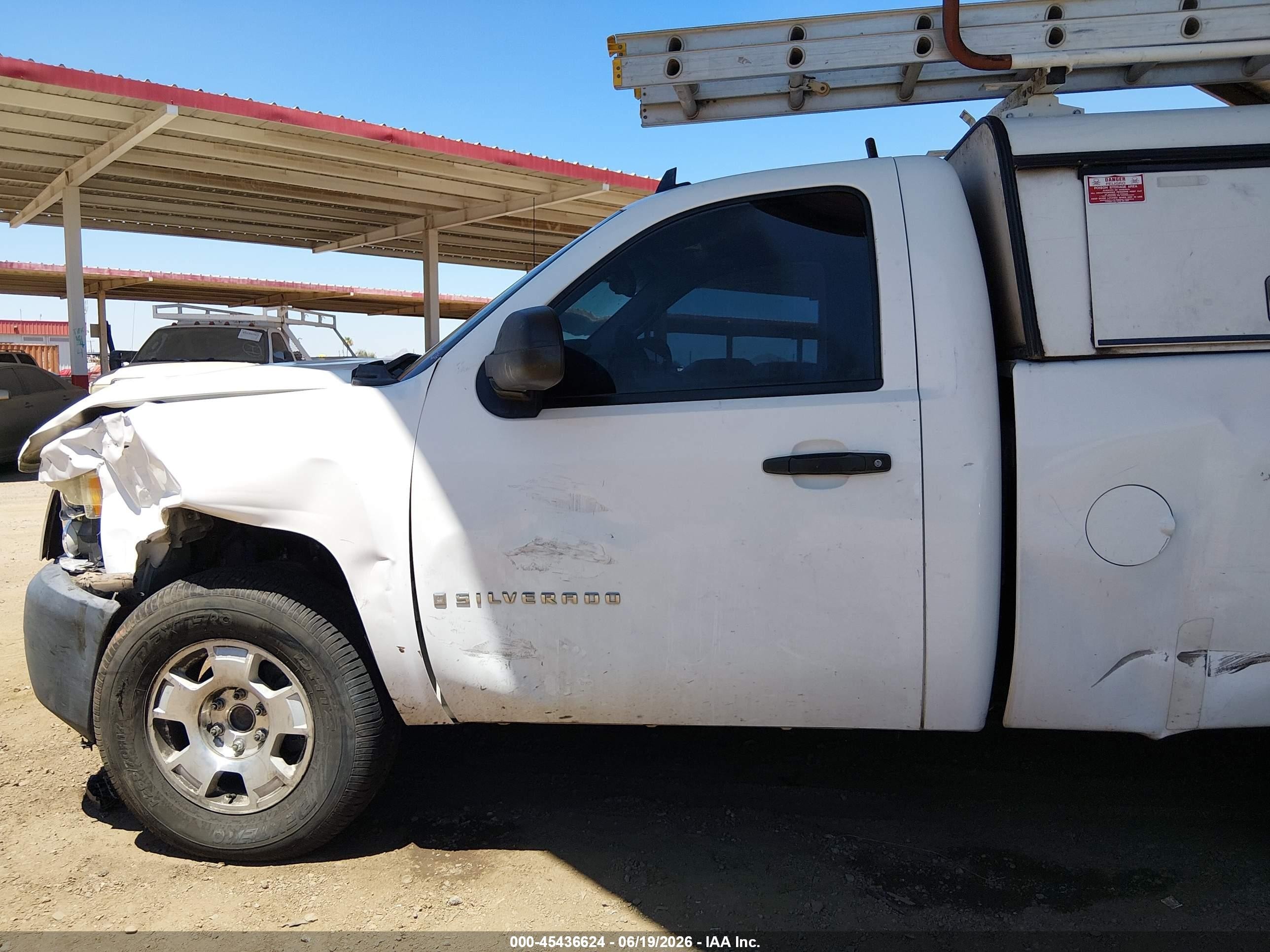 2009 Chevrolet Silverado 1500 Work Truck White vin: 1GCEC14X99Z180601