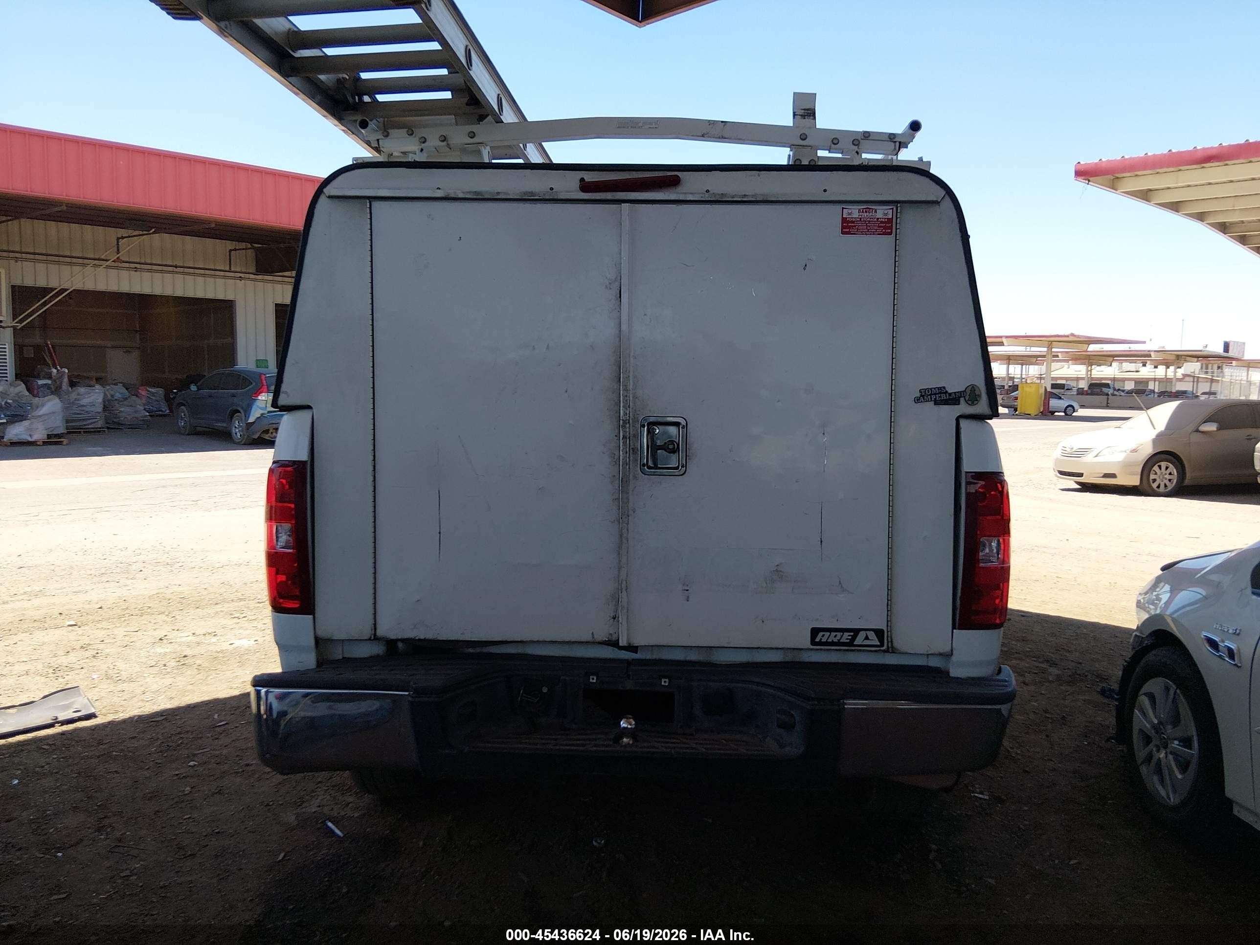 2009 Chevrolet Silverado 1500 Work Truck White vin: 1GCEC14X99Z180601