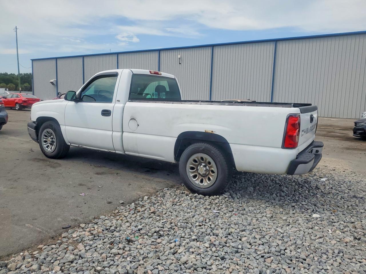 2005 Chevrolet Silverado C1500 White vin: 1GCEC14XX5Z204284