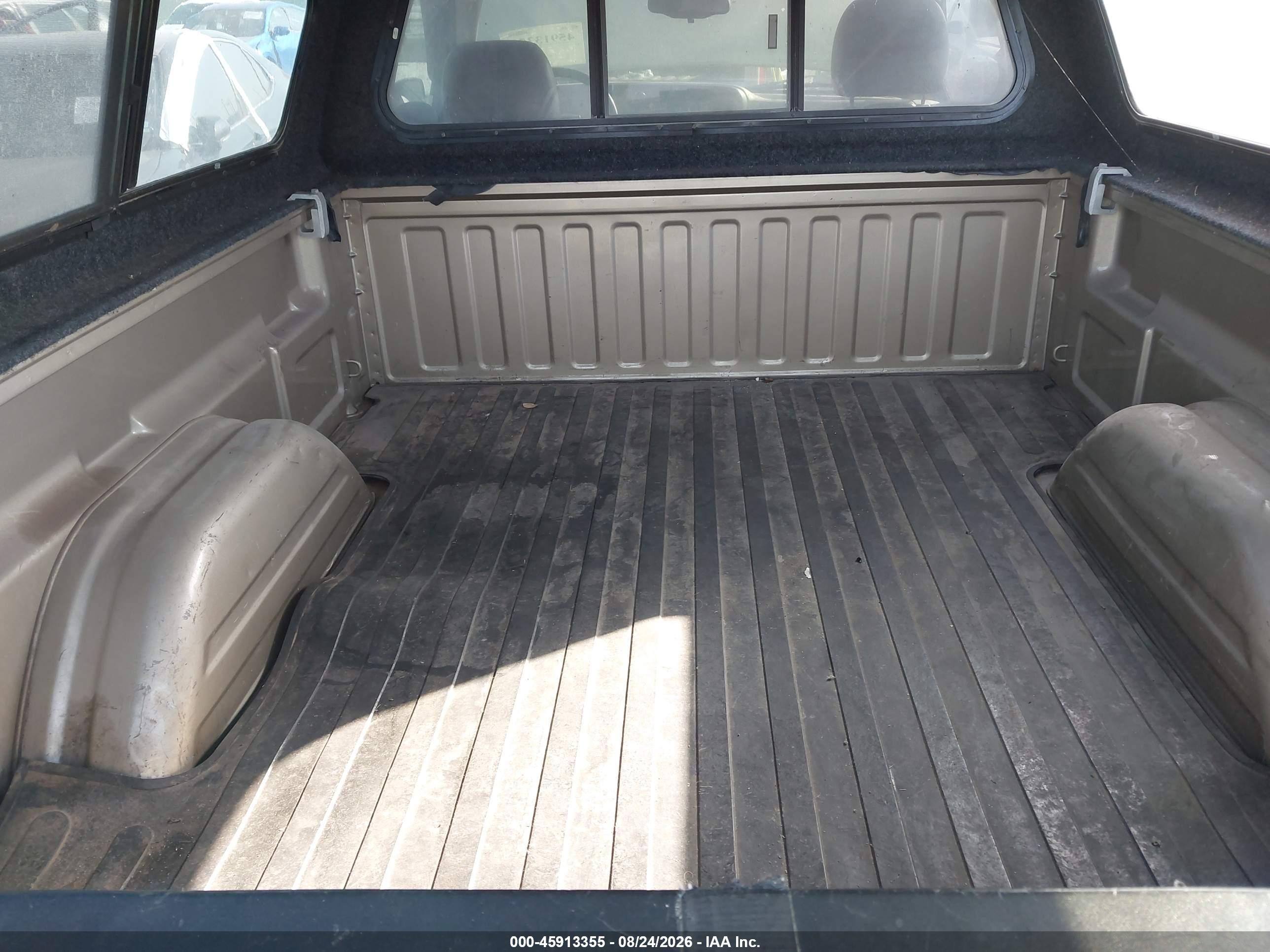 2005 Chevrolet Silverado 1500   Gold vin: 1GCEC14XX5Z243537