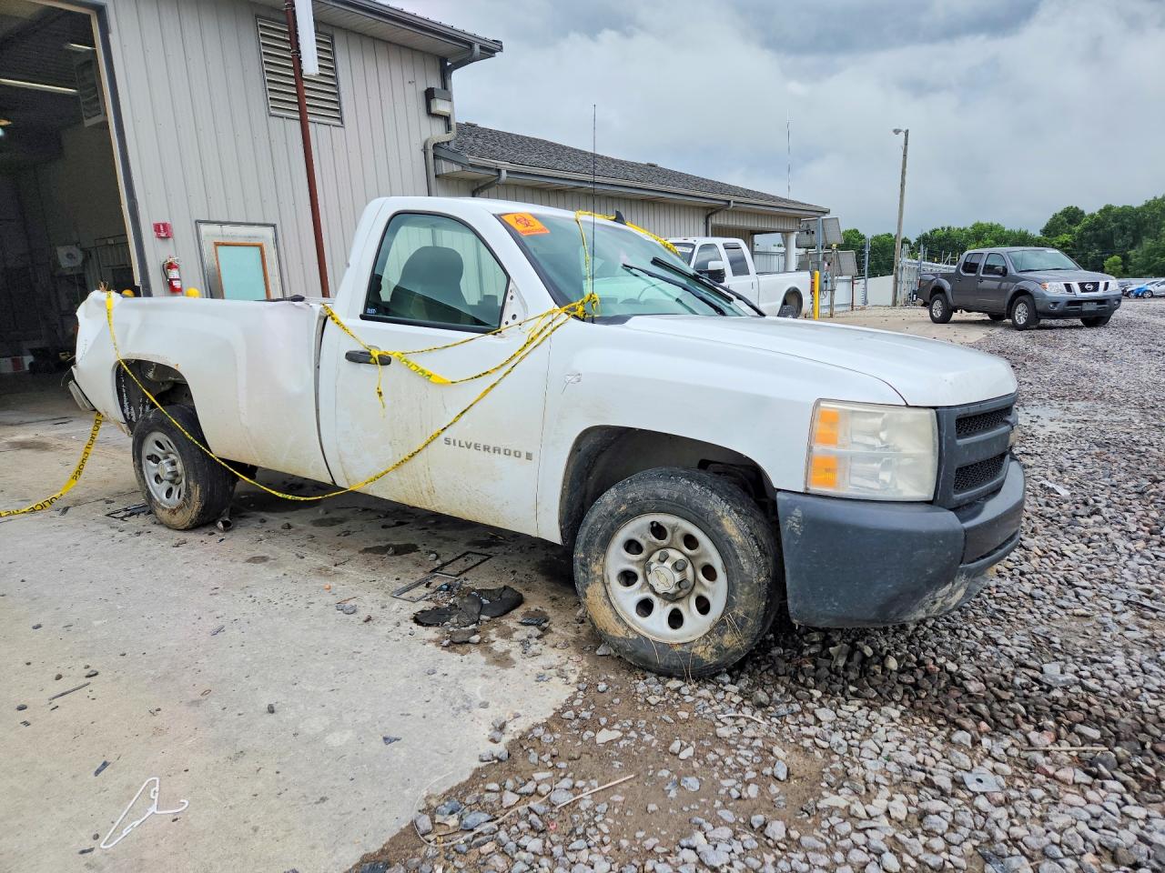2007 Chevrolet Silverado C1500 Classic White vin: 1GCEC14XX7Z611377