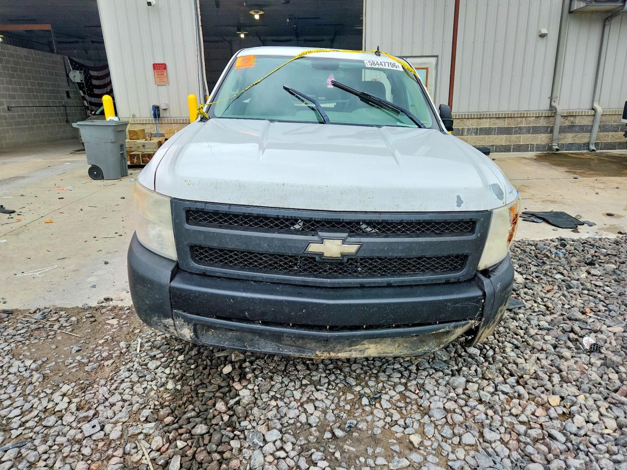 2007 Chevrolet Silverado C1500 Classic White vin: 1GCEC14XX7Z611377