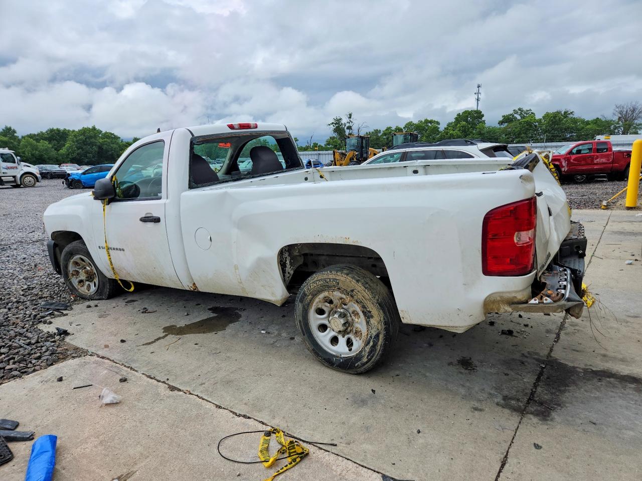 2007 Chevrolet Silverado C1500 Classic White vin: 1GCEC14XX7Z611377