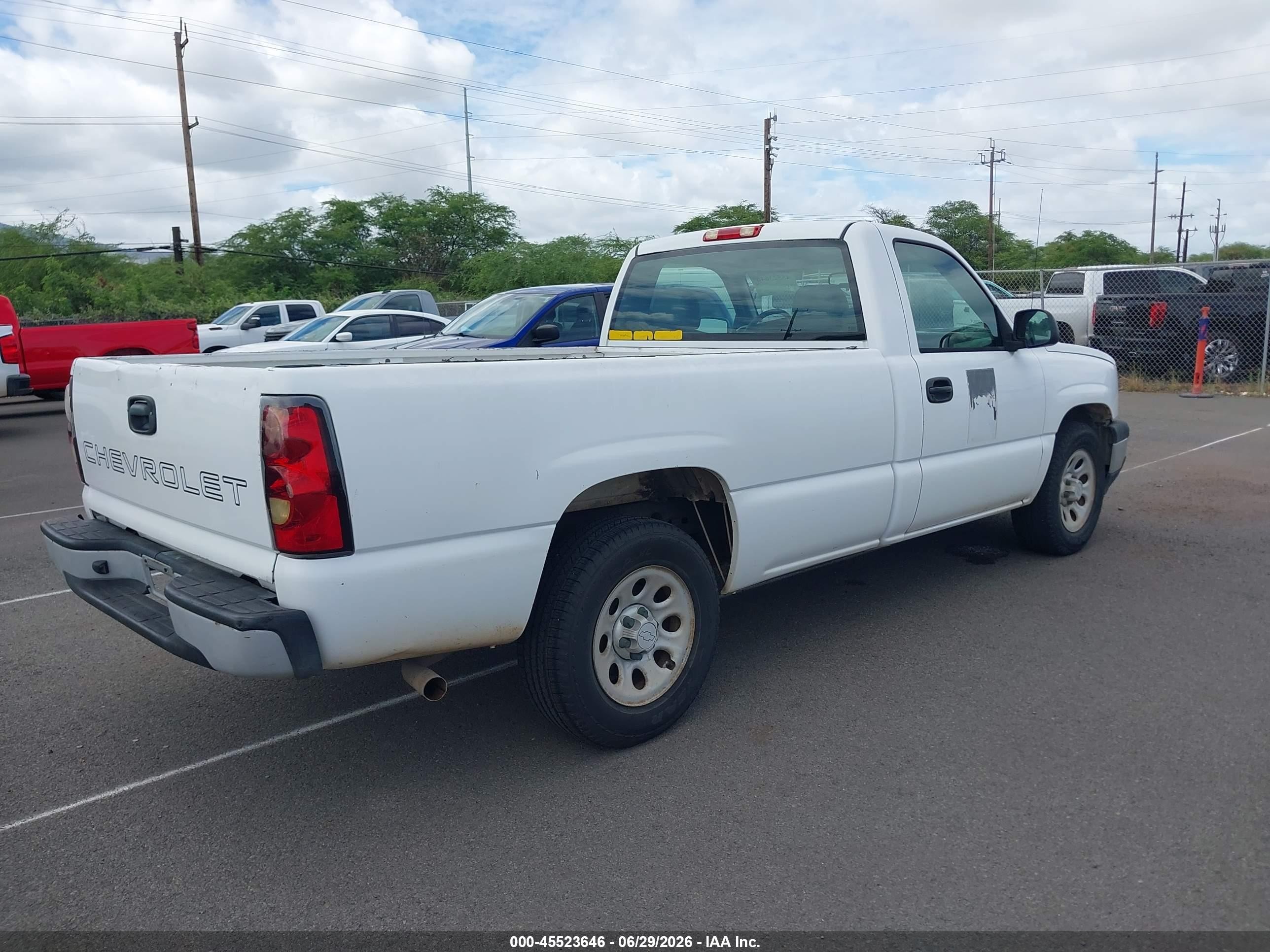 2006 Chevrolet Silverado 1500 Work Truck White vin: 1GCEC14Z06E195699