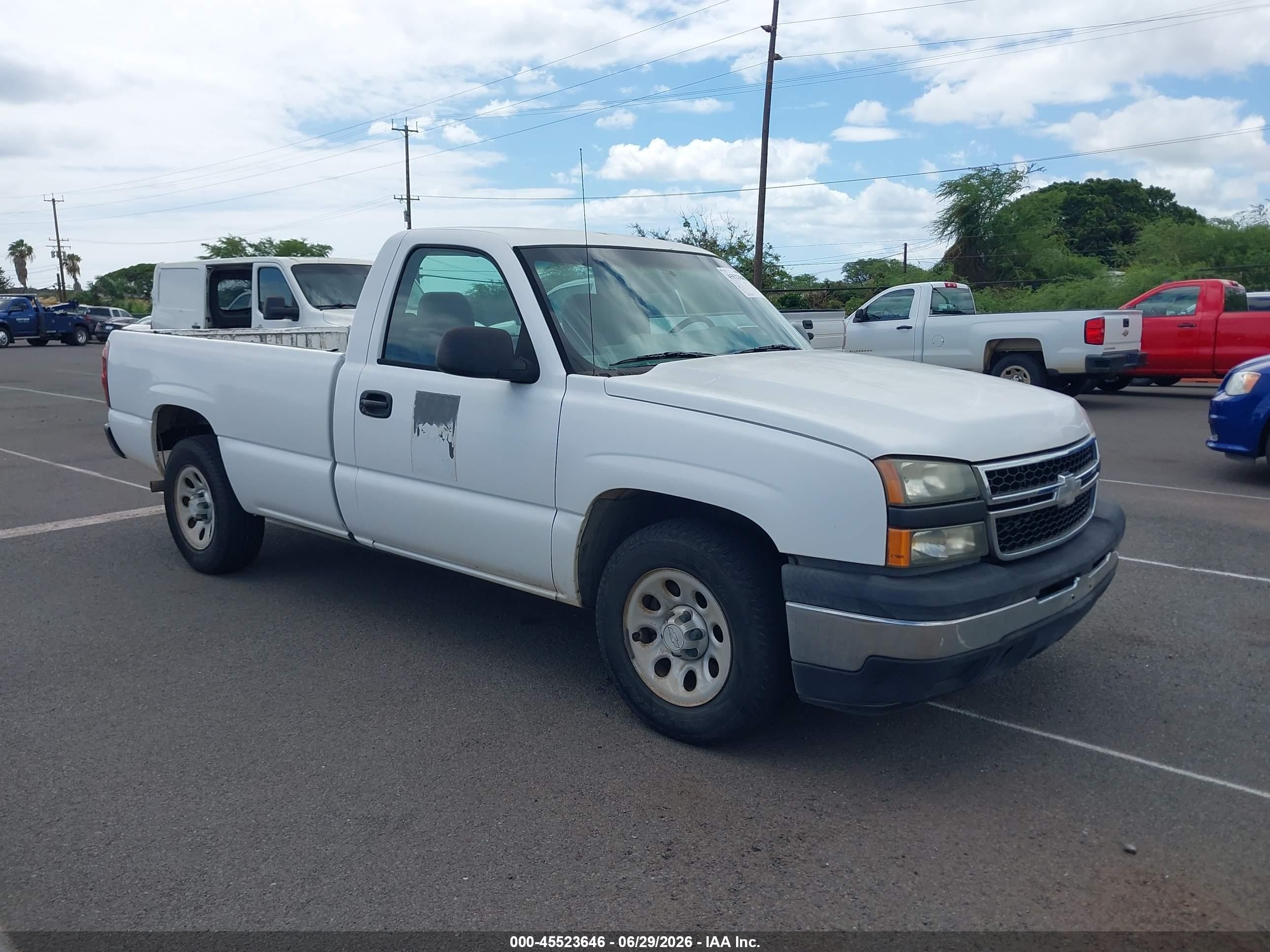 2006 Chevrolet Silverado 1500 Work Truck White vin: 1GCEC14Z06E195699