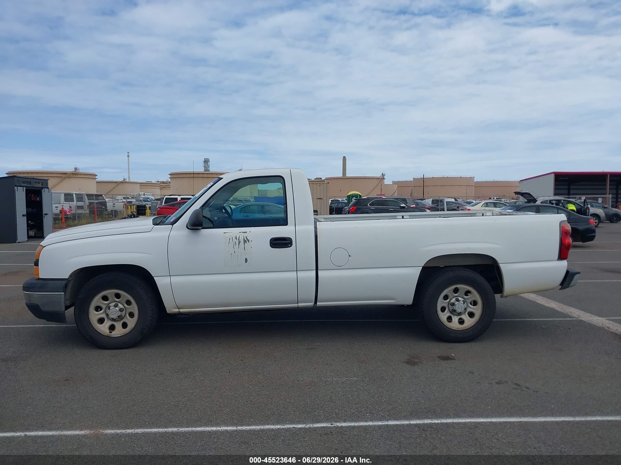 2006 Chevrolet Silverado 1500 Work Truck White vin: 1GCEC14Z06E195699