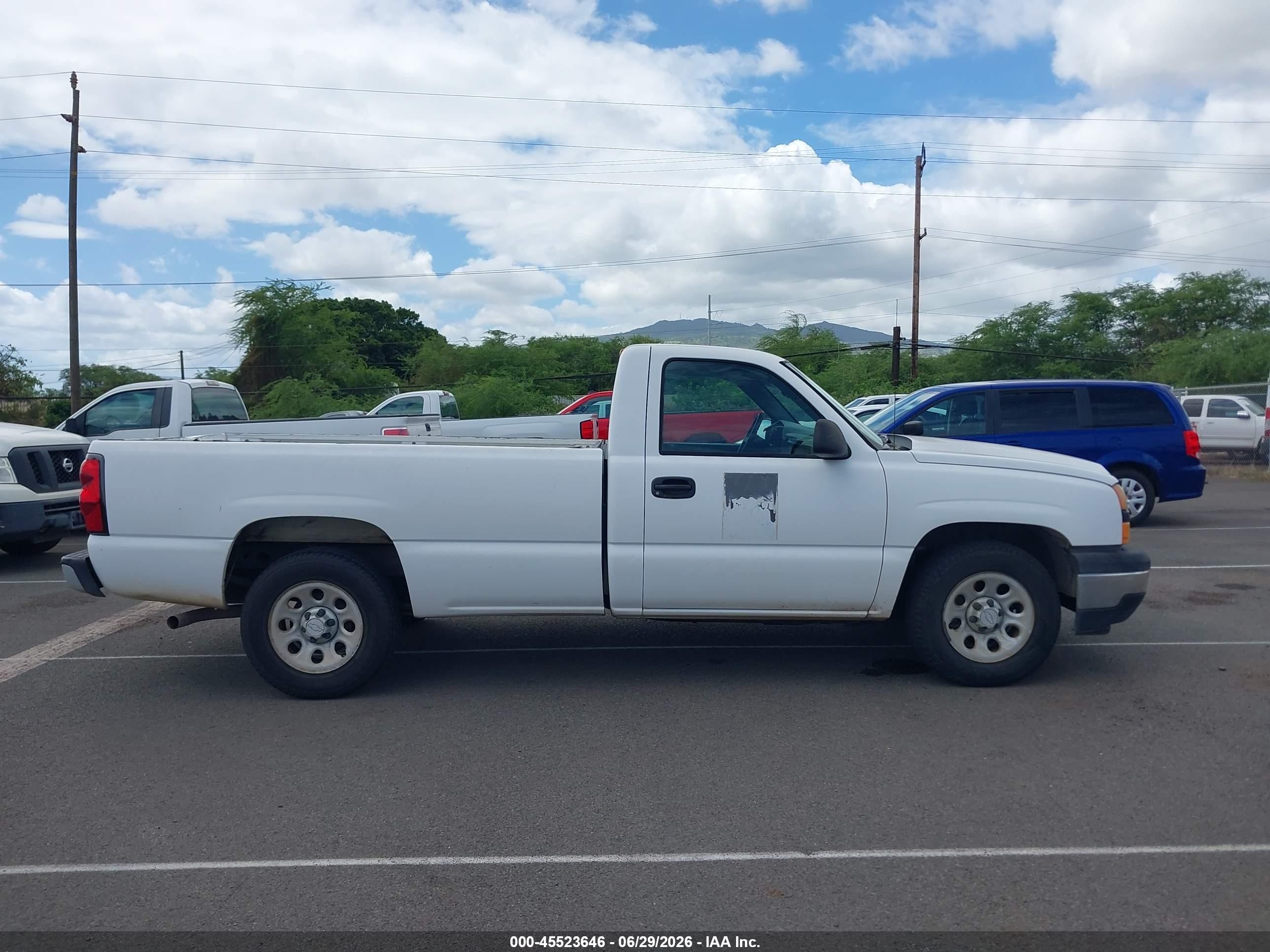 2006 Chevrolet Silverado 1500 Work Truck White vin: 1GCEC14Z06E195699