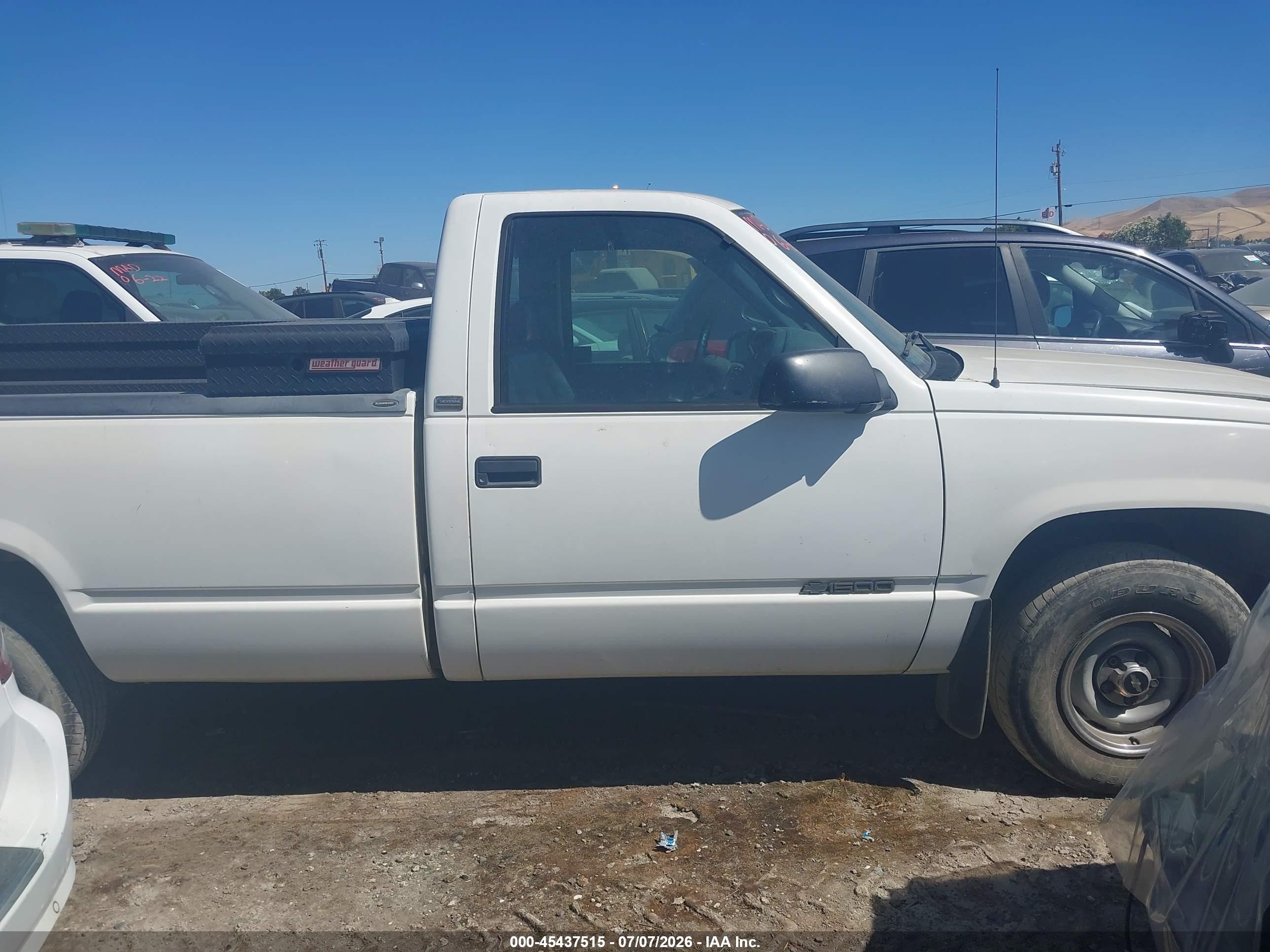 1995 Chevrolet Gmt-400 C1500 White vin: 1GCEC14Z2SZ249443