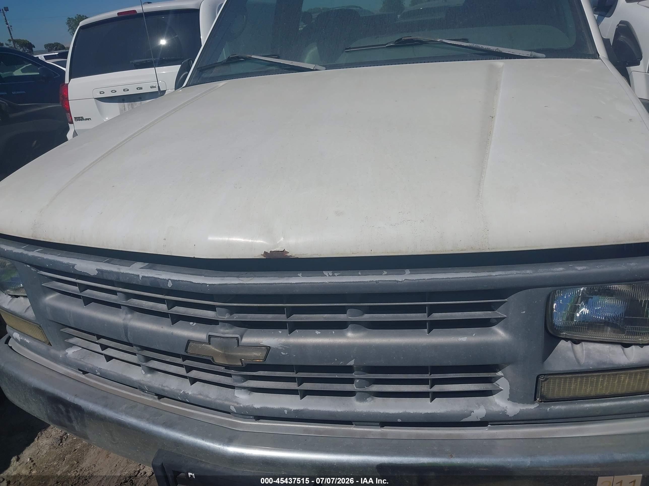 1995 Chevrolet Gmt-400 C1500 White vin: 1GCEC14Z2SZ249443