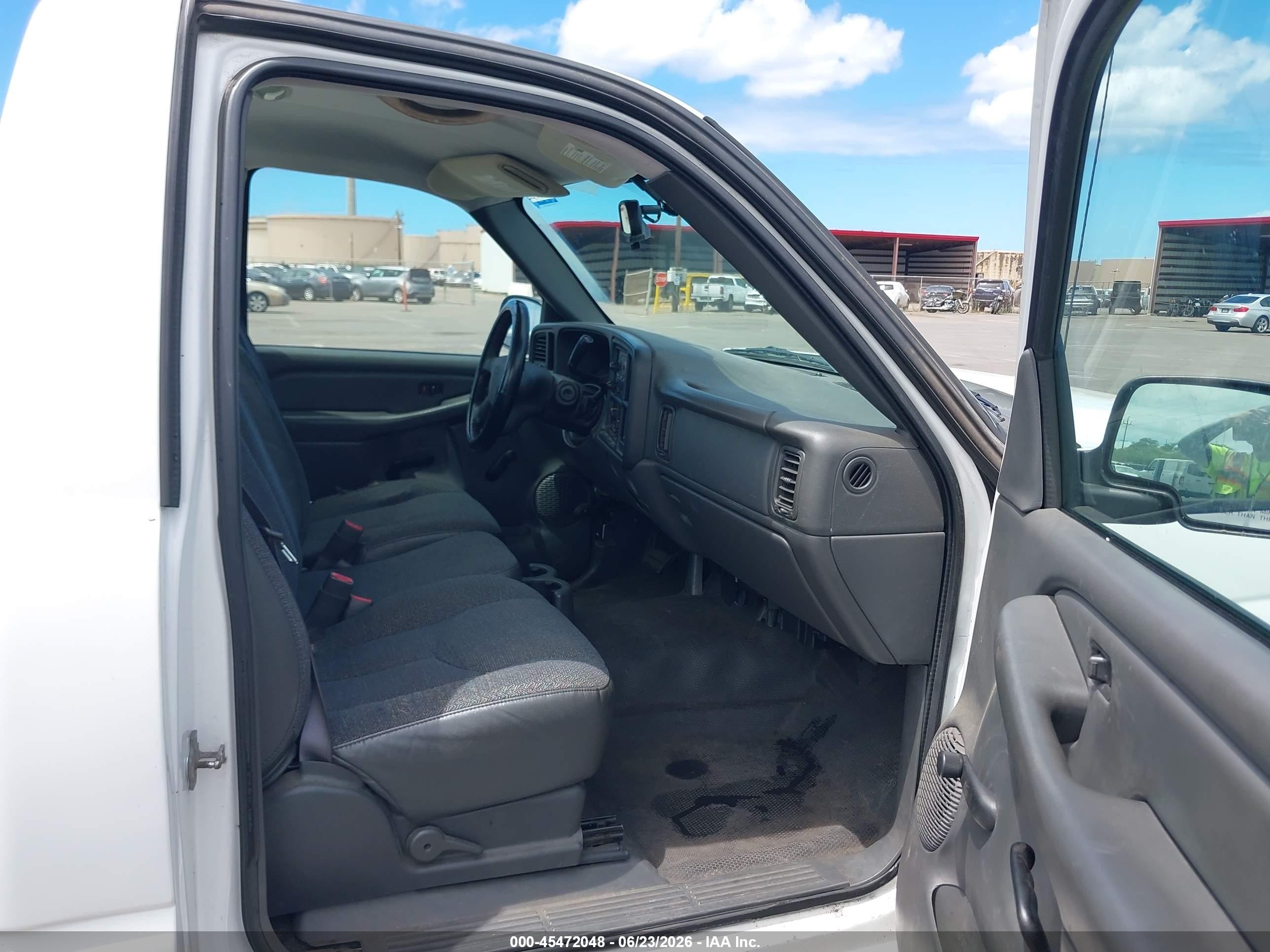 2006 Chevrolet Silverado 1500 Work Truck White vin: 1GCEC14Z56E264659