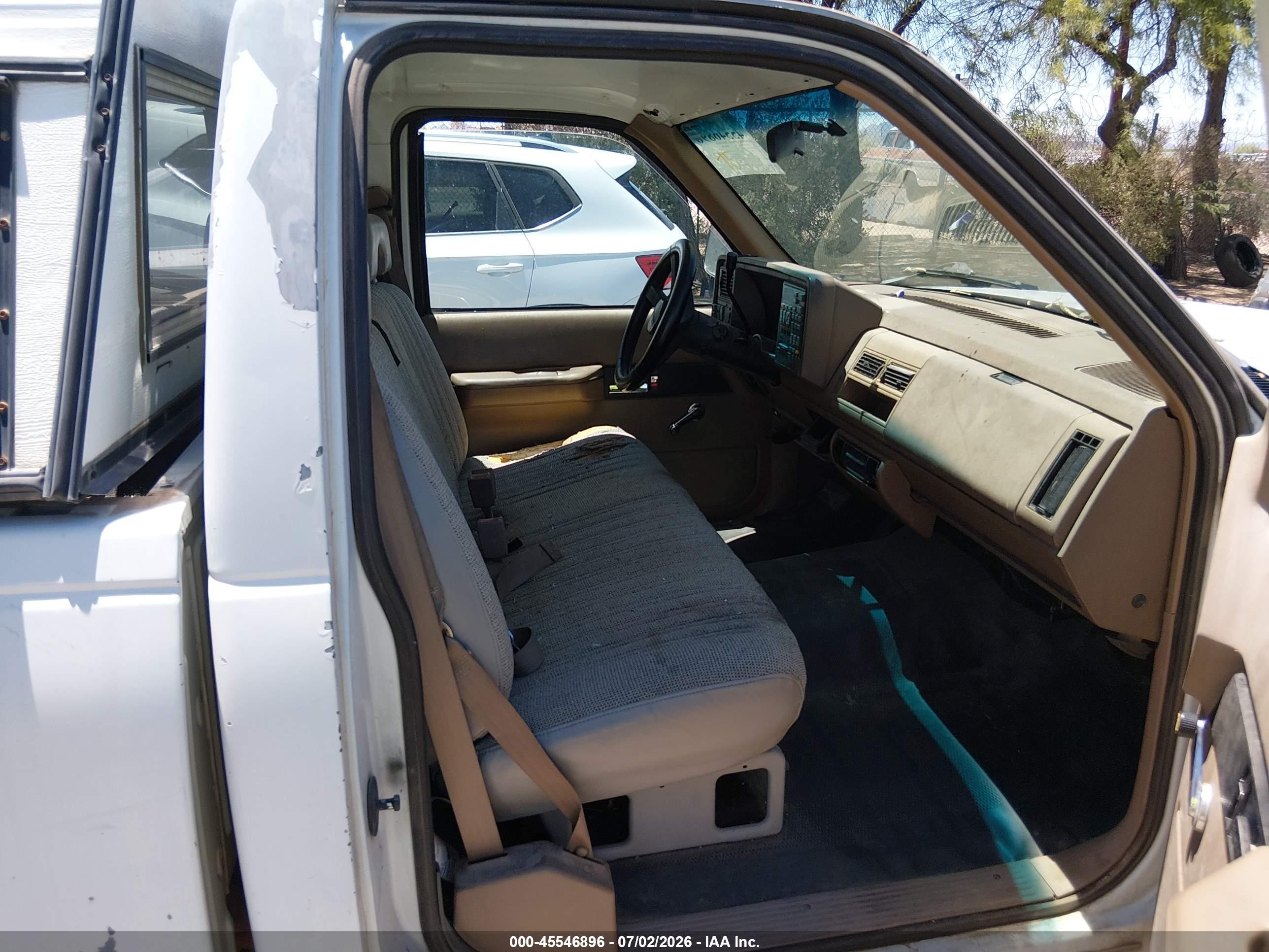 1994 Chevrolet Gmt-400 C1500 White vin: 1GCEC14ZXRZ276044