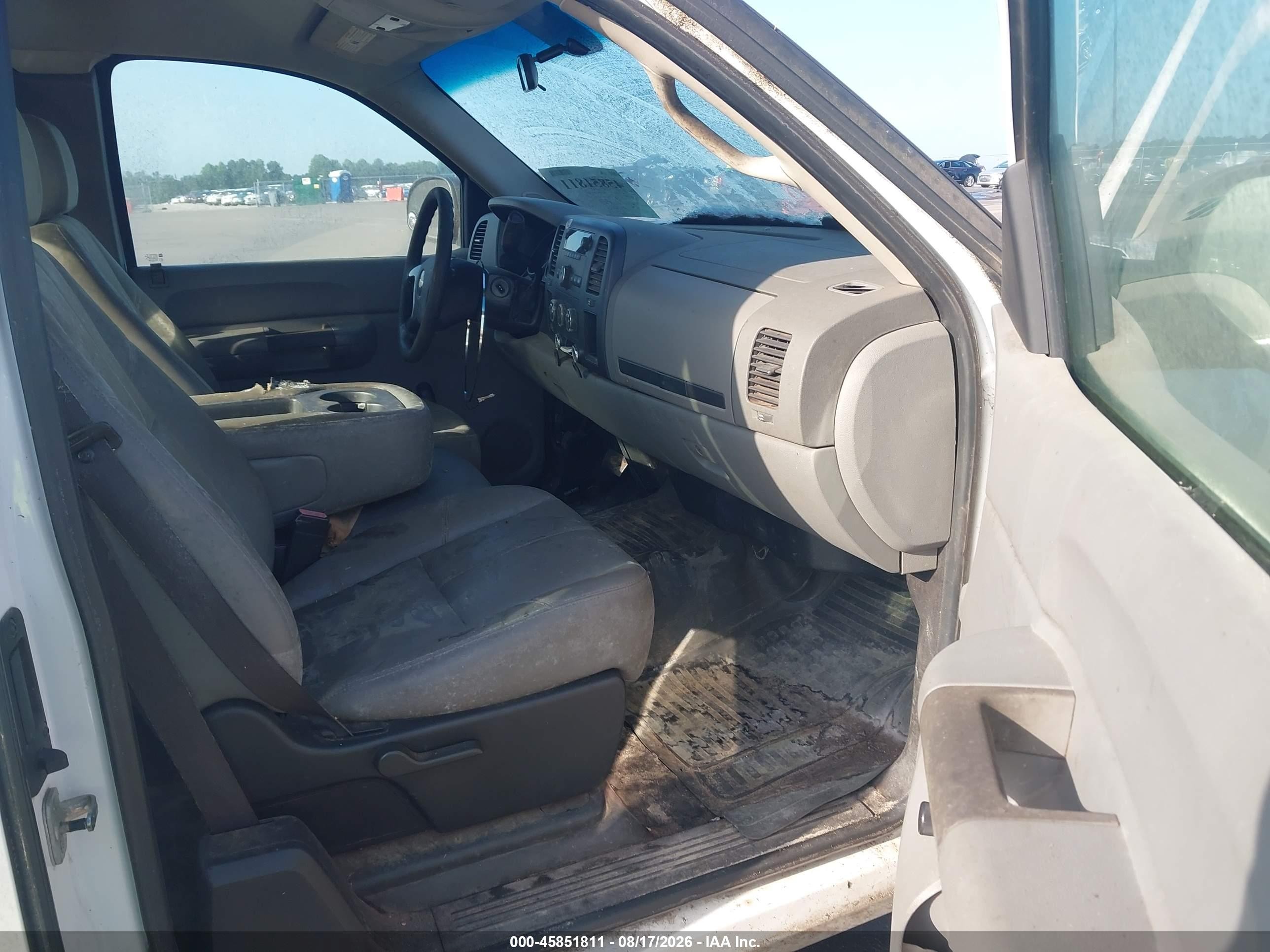 2008 Chevrolet Silverado 1500 Work Truck White vin: 1GCEC19018Z277592