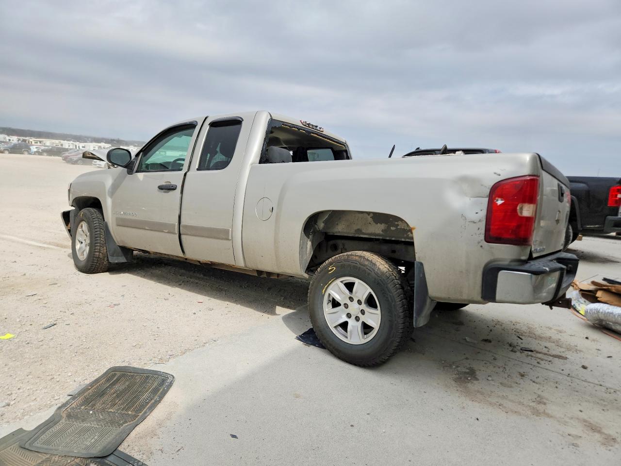 2007 Chevrolet Silverado C1500 Серебряный vin: 1GCEC19057Z536146