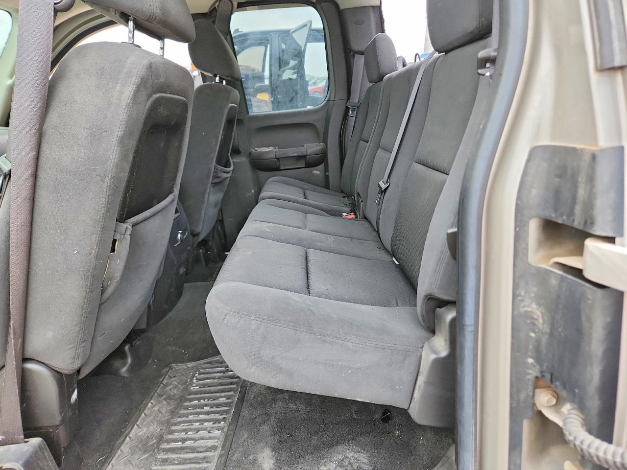 2007 Chevrolet Silverado C1500 Серебряный vin: 1GCEC19057Z536146