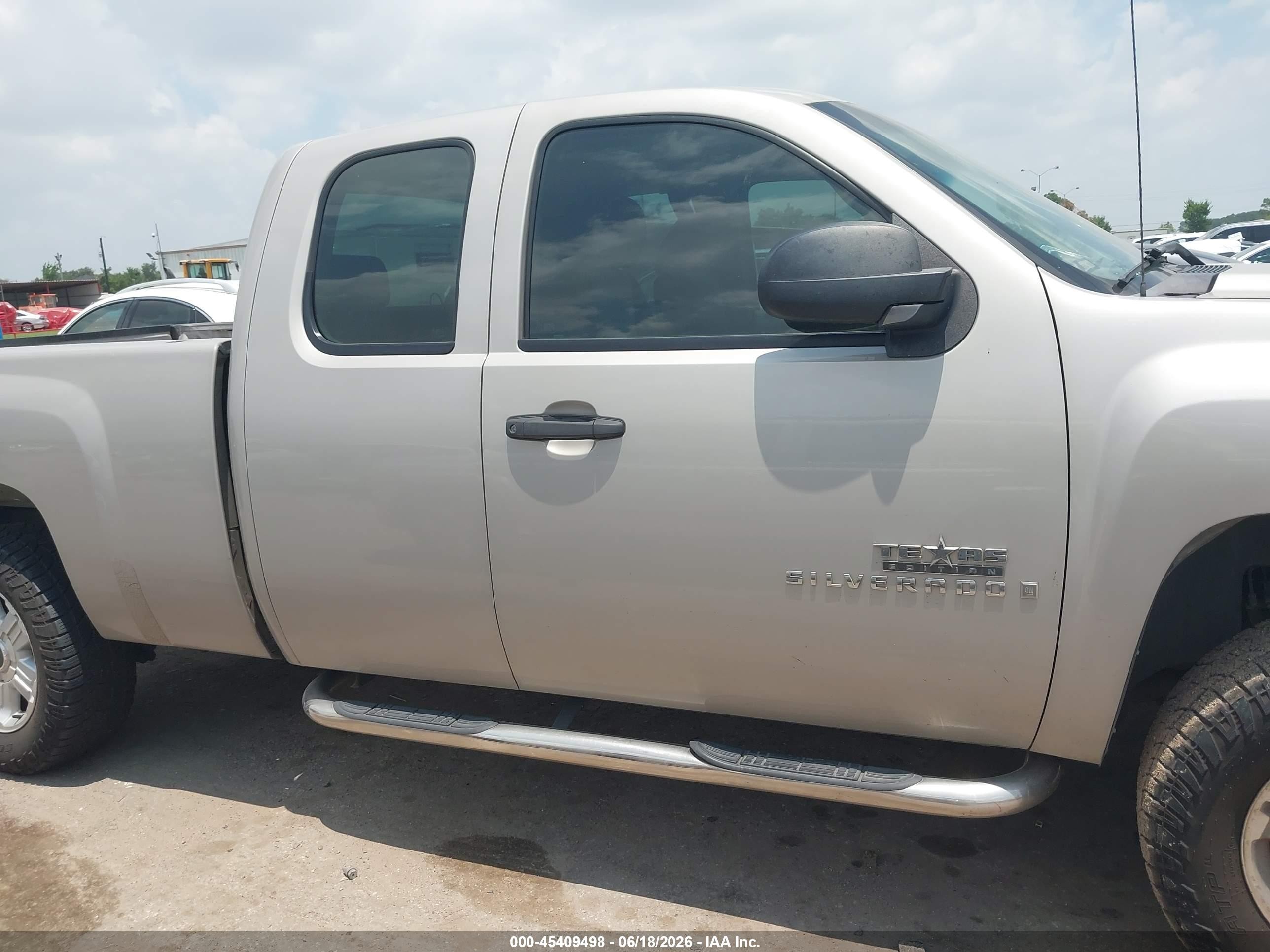 2007 Chevrolet Silverado 1500 Work Truck Silver vin: 1GCEC19C07Z503632