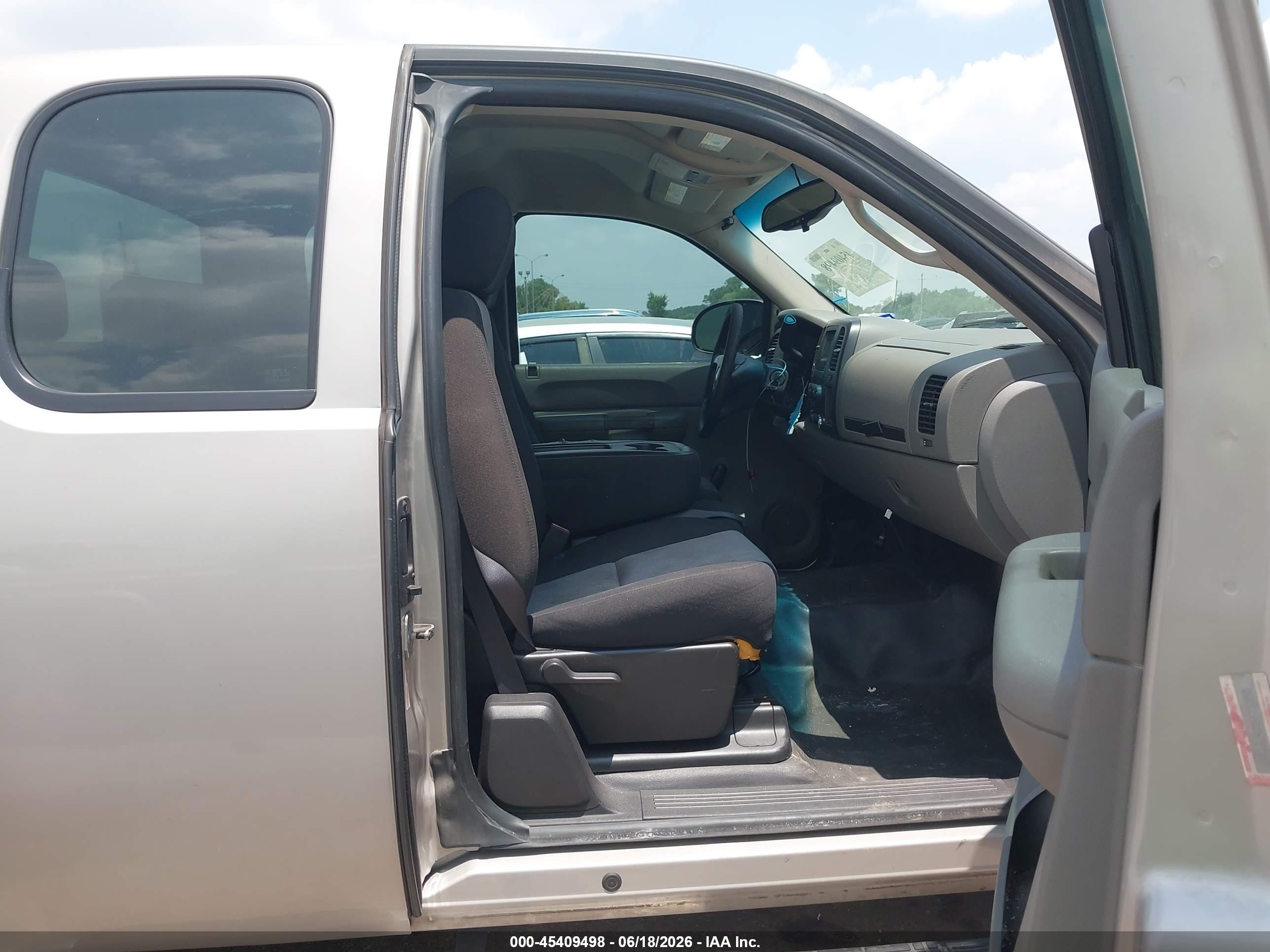 2007 Chevrolet Silverado 1500 Work Truck Silver vin: 1GCEC19C07Z503632