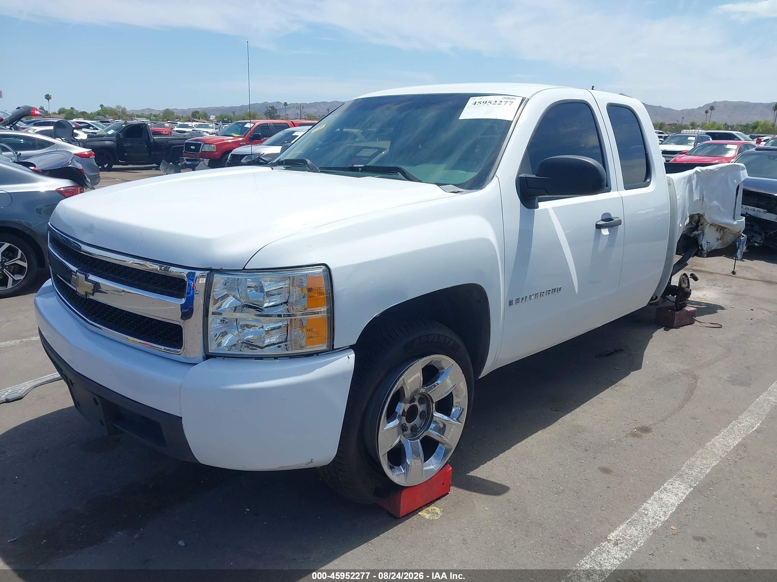 2008 Chevrolet Silverado 1500 Work Truck White vin: 1GCEC19C08Z237871