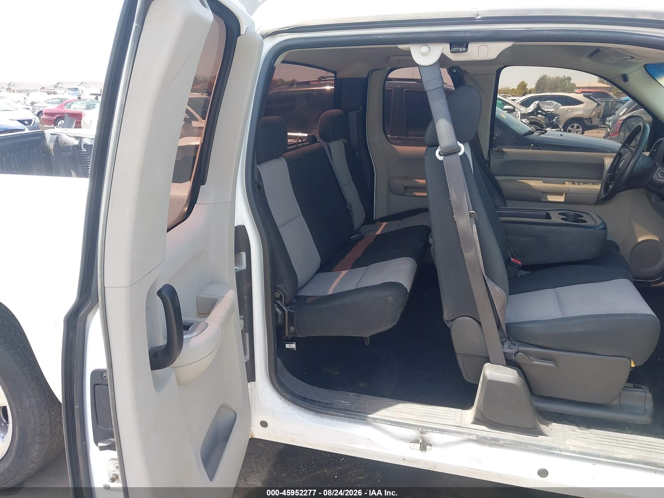 2008 Chevrolet Silverado 1500 Work Truck White vin: 1GCEC19C08Z237871