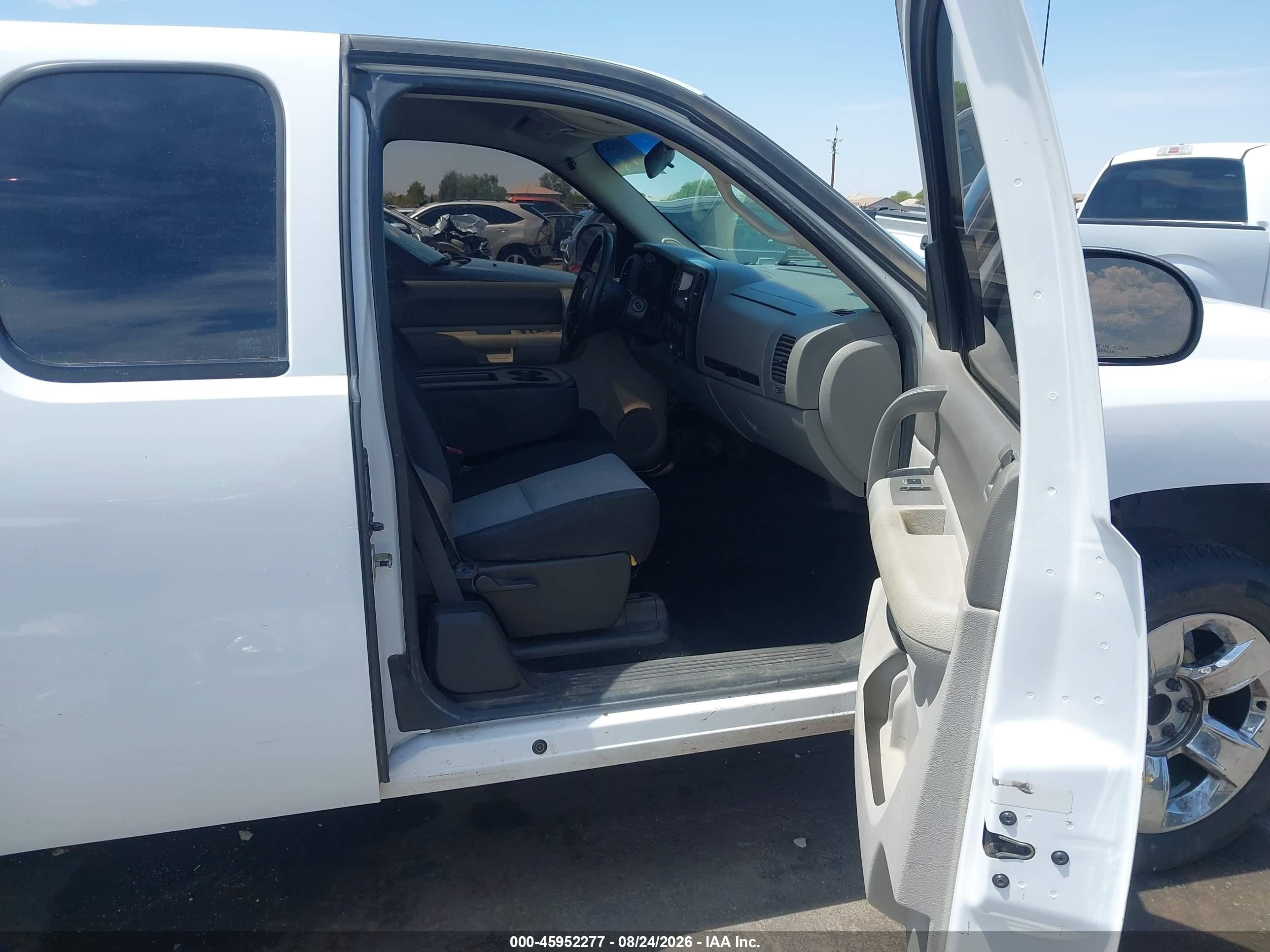 2008 Chevrolet Silverado 1500 Work Truck White vin: 1GCEC19C08Z237871