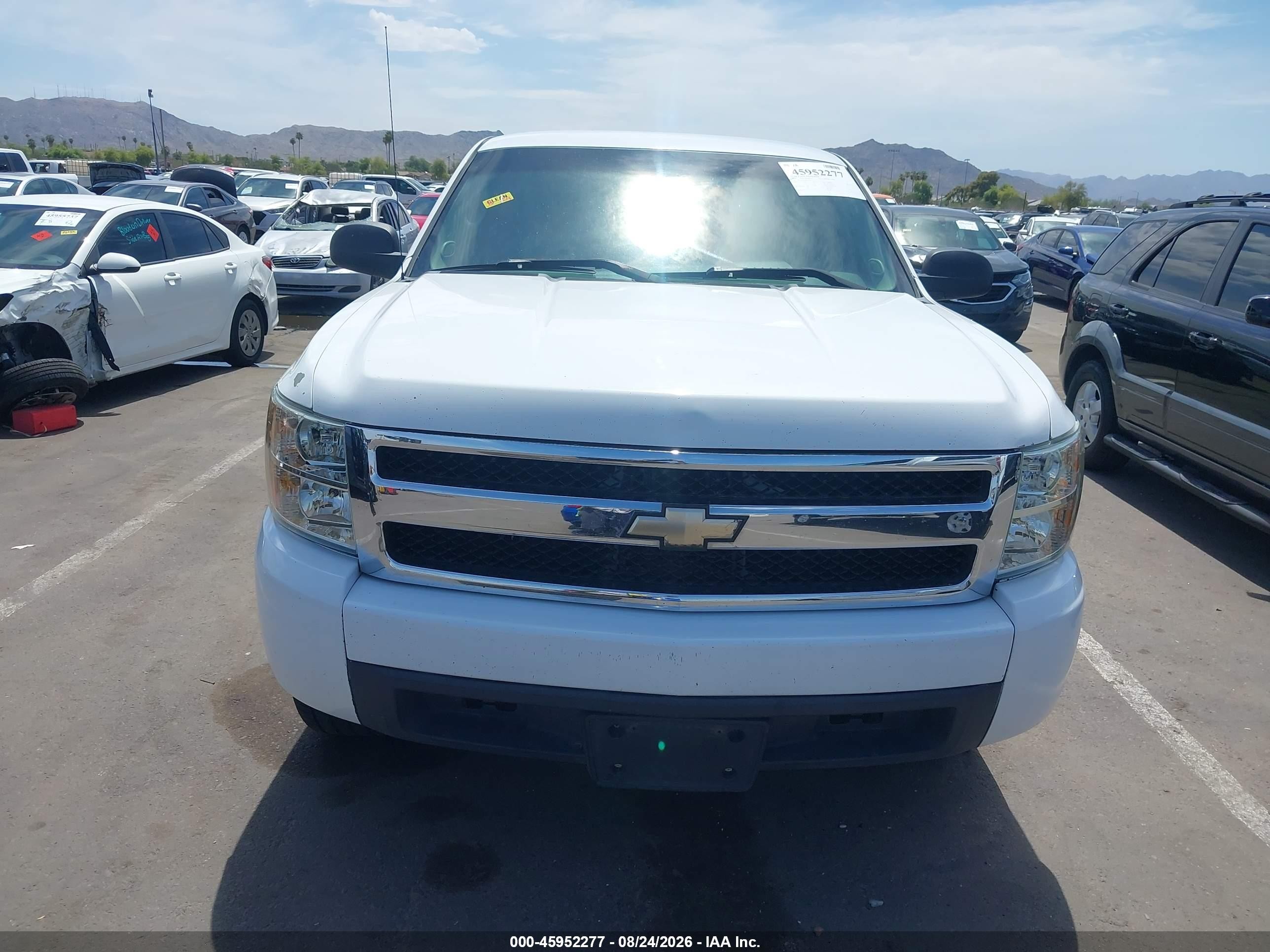 2008 Chevrolet Silverado 1500 Work Truck White vin: 1GCEC19C08Z237871