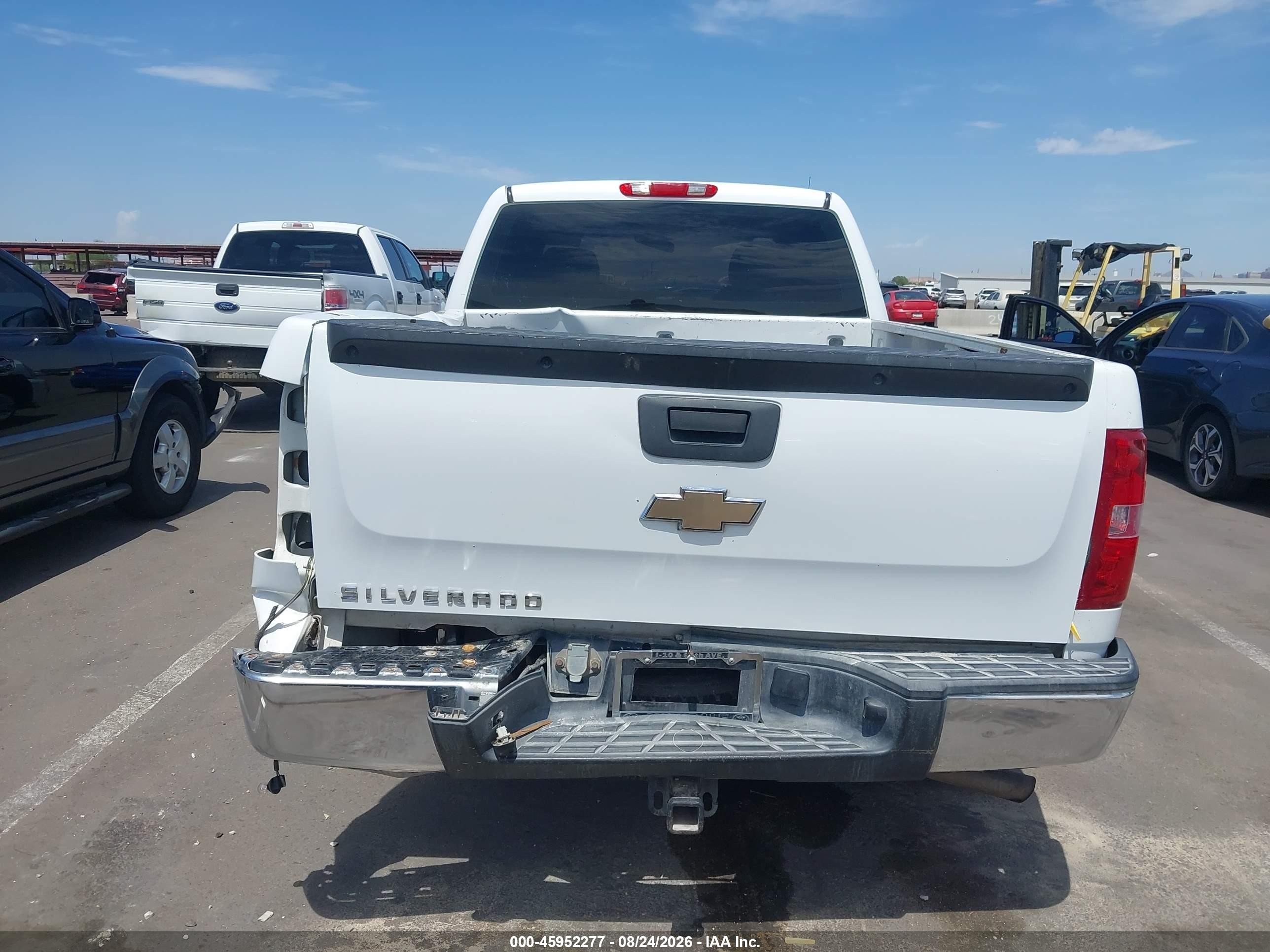 2008 Chevrolet Silverado 1500 Work Truck White vin: 1GCEC19C08Z237871