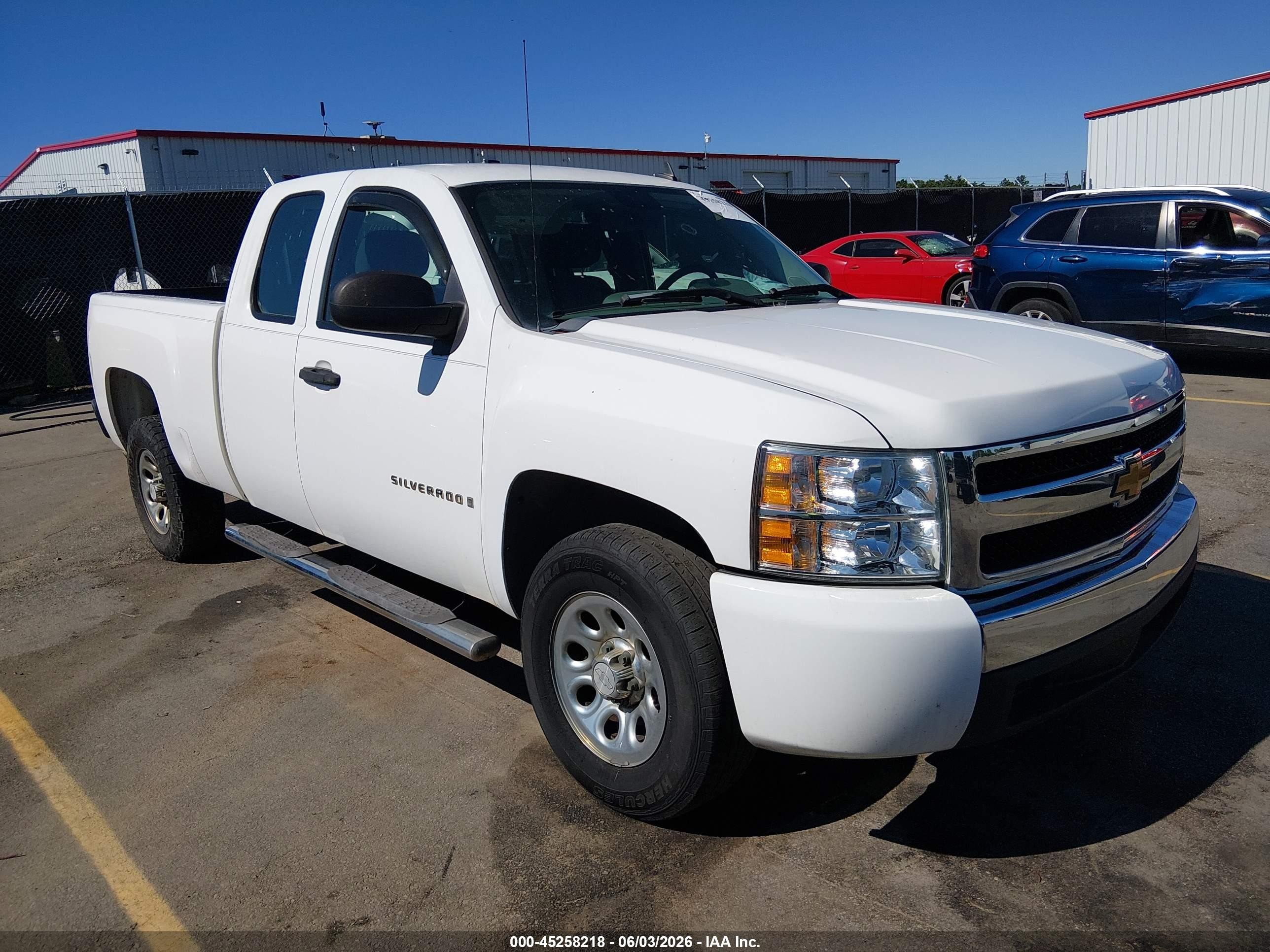 2007 Chevrolet Silverado 1500 Work Truck White vin: 1GCEC19C17Z548532