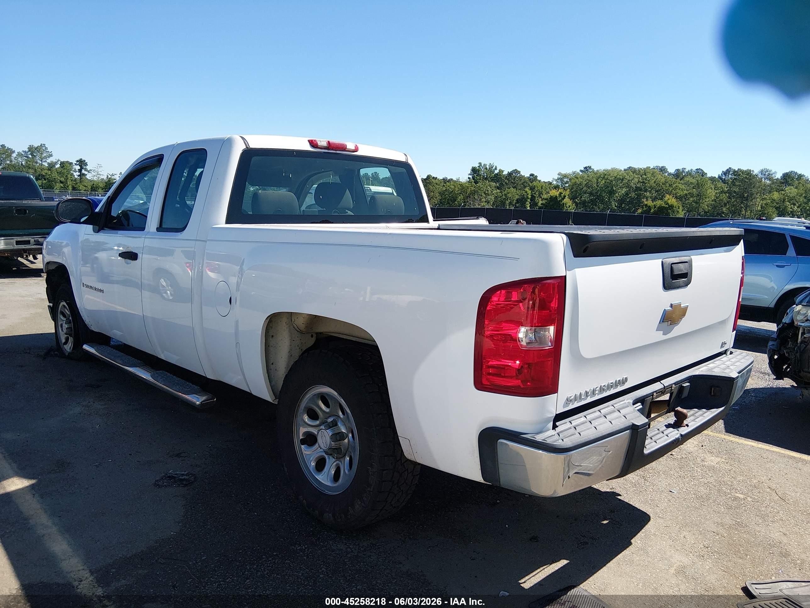 2007 Chevrolet Silverado 1500 Work Truck White vin: 1GCEC19C17Z548532