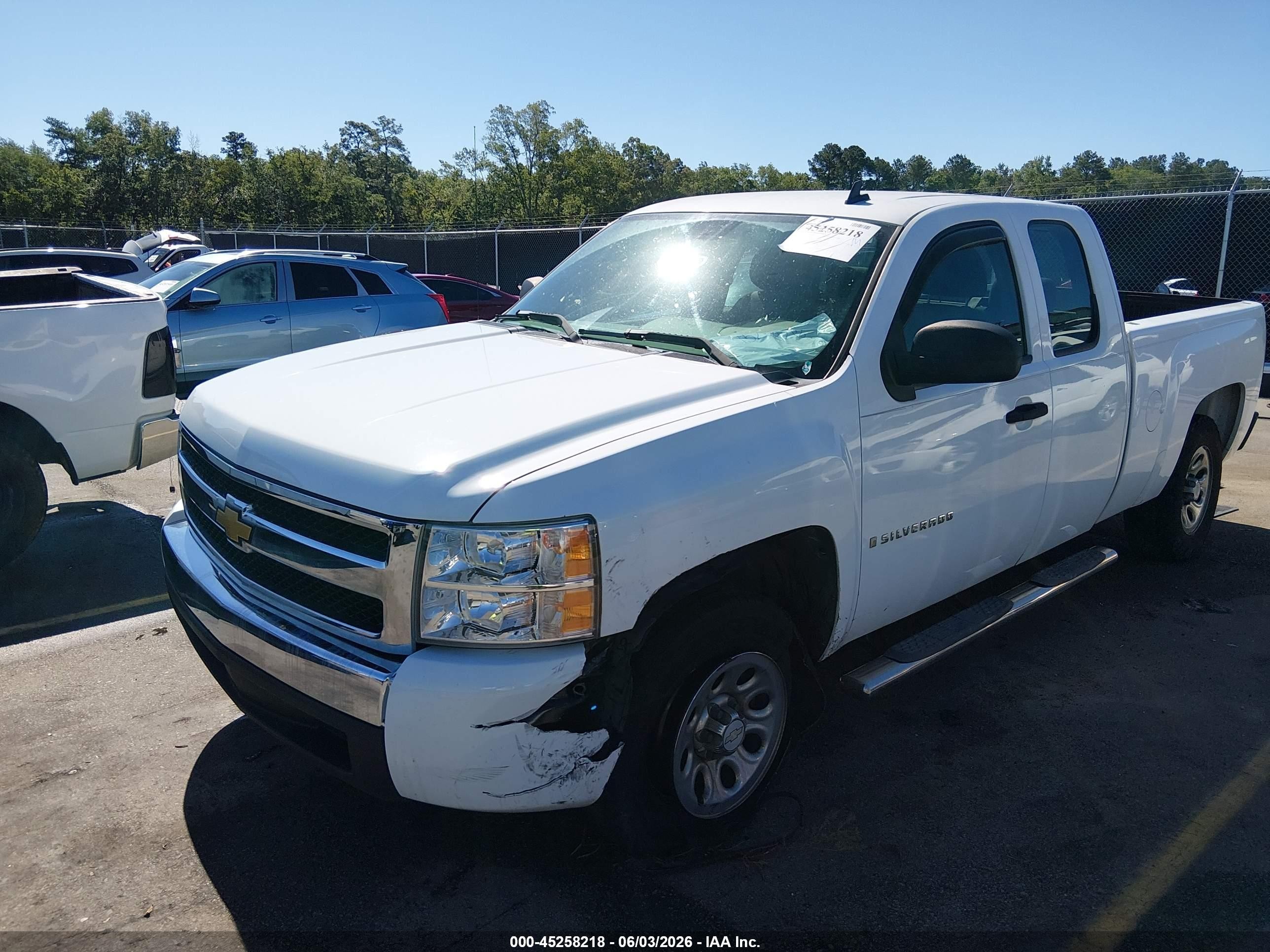 2007 Chevrolet Silverado 1500 Work Truck White vin: 1GCEC19C17Z548532