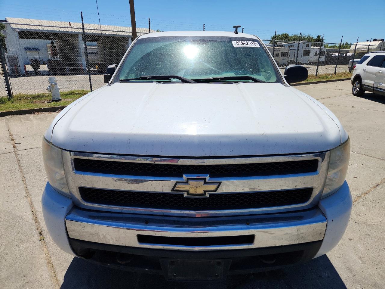 2009 Chevrolet Silverado C1500 White vin: 1GCEC19C29Z265754