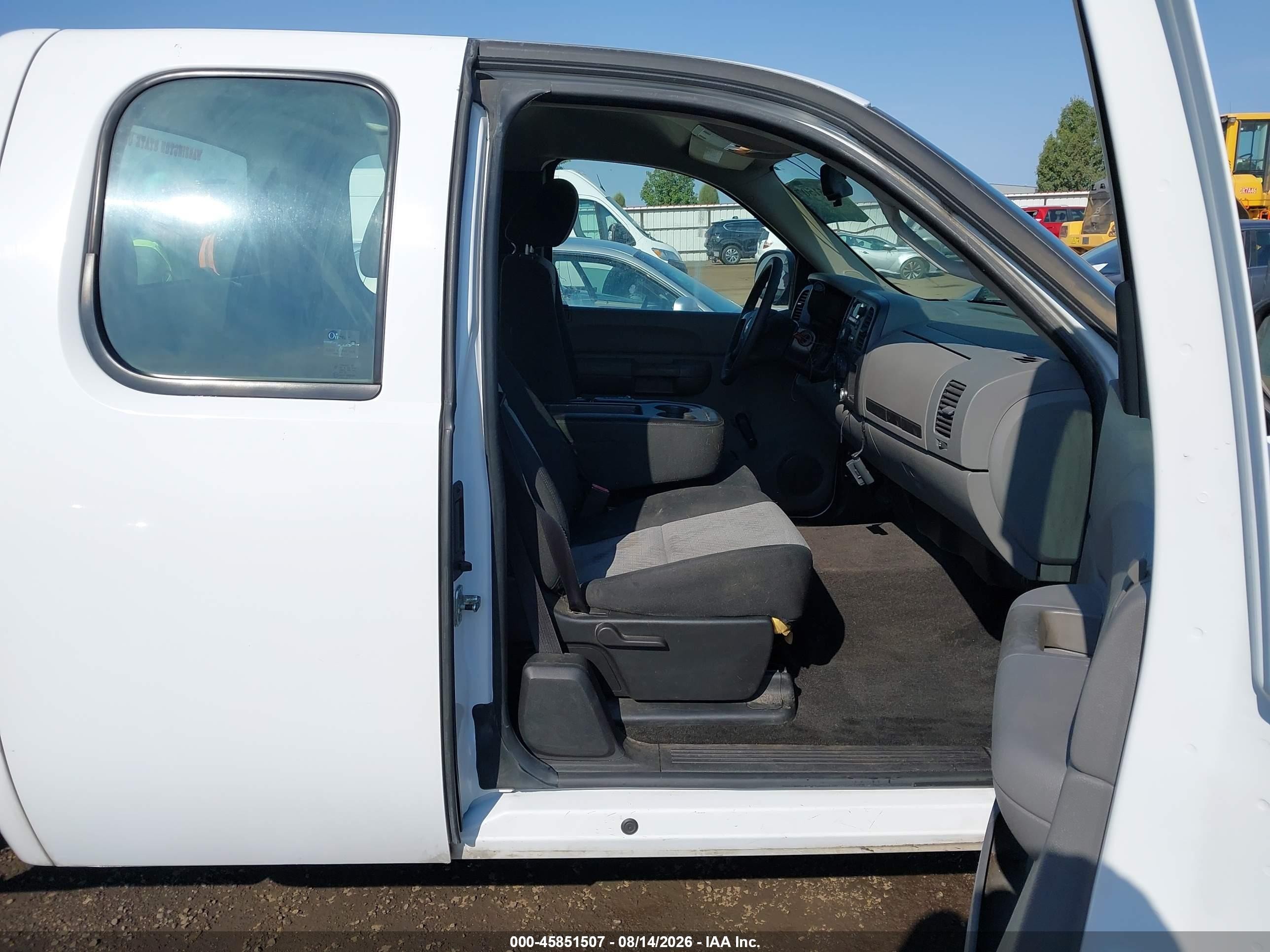 2007 Chevrolet Silverado 1500 Work Truck White vin: 1GCEC19C47Z536794