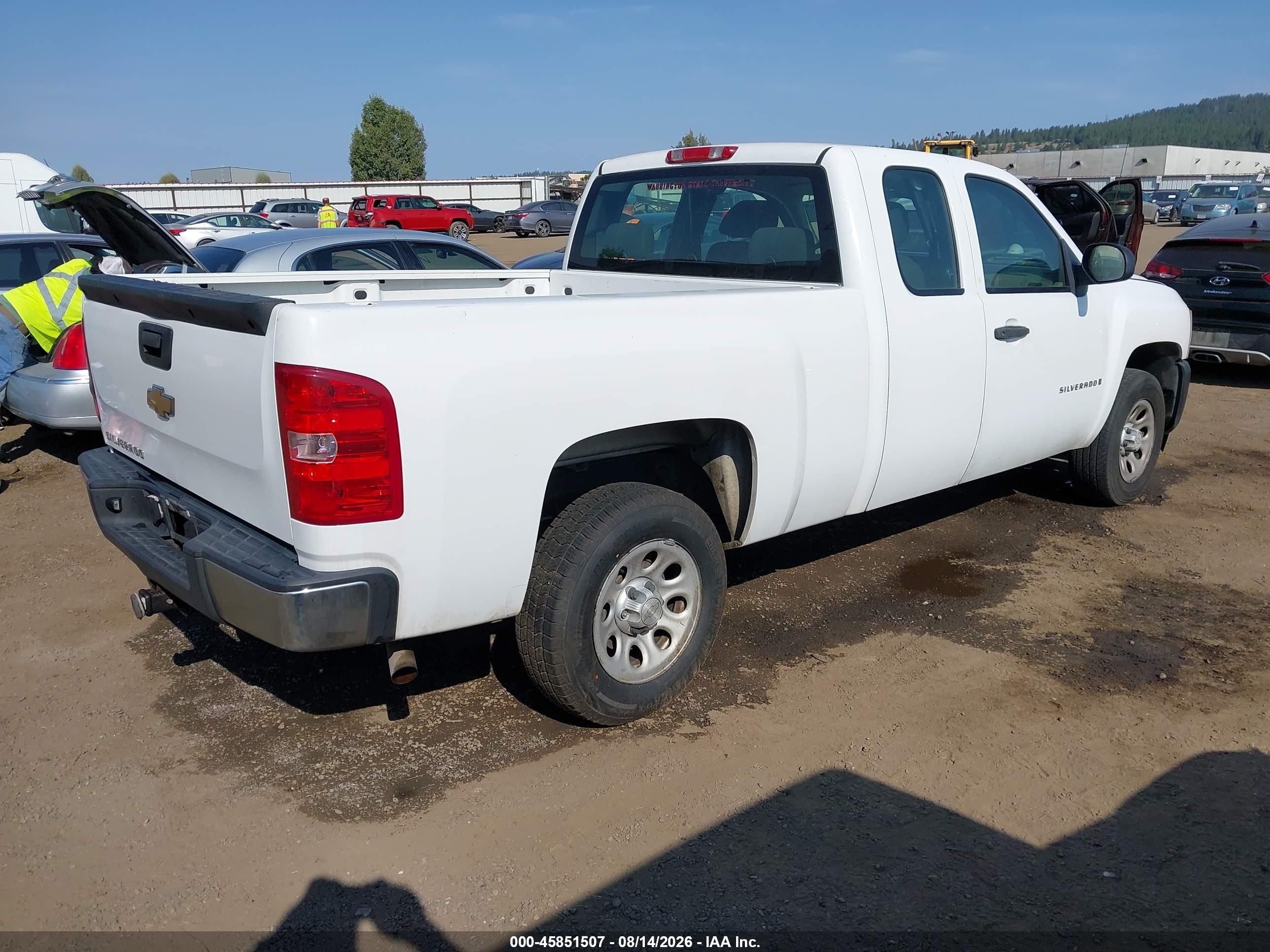 2007 Chevrolet Silverado 1500 Work Truck White vin: 1GCEC19C47Z536794