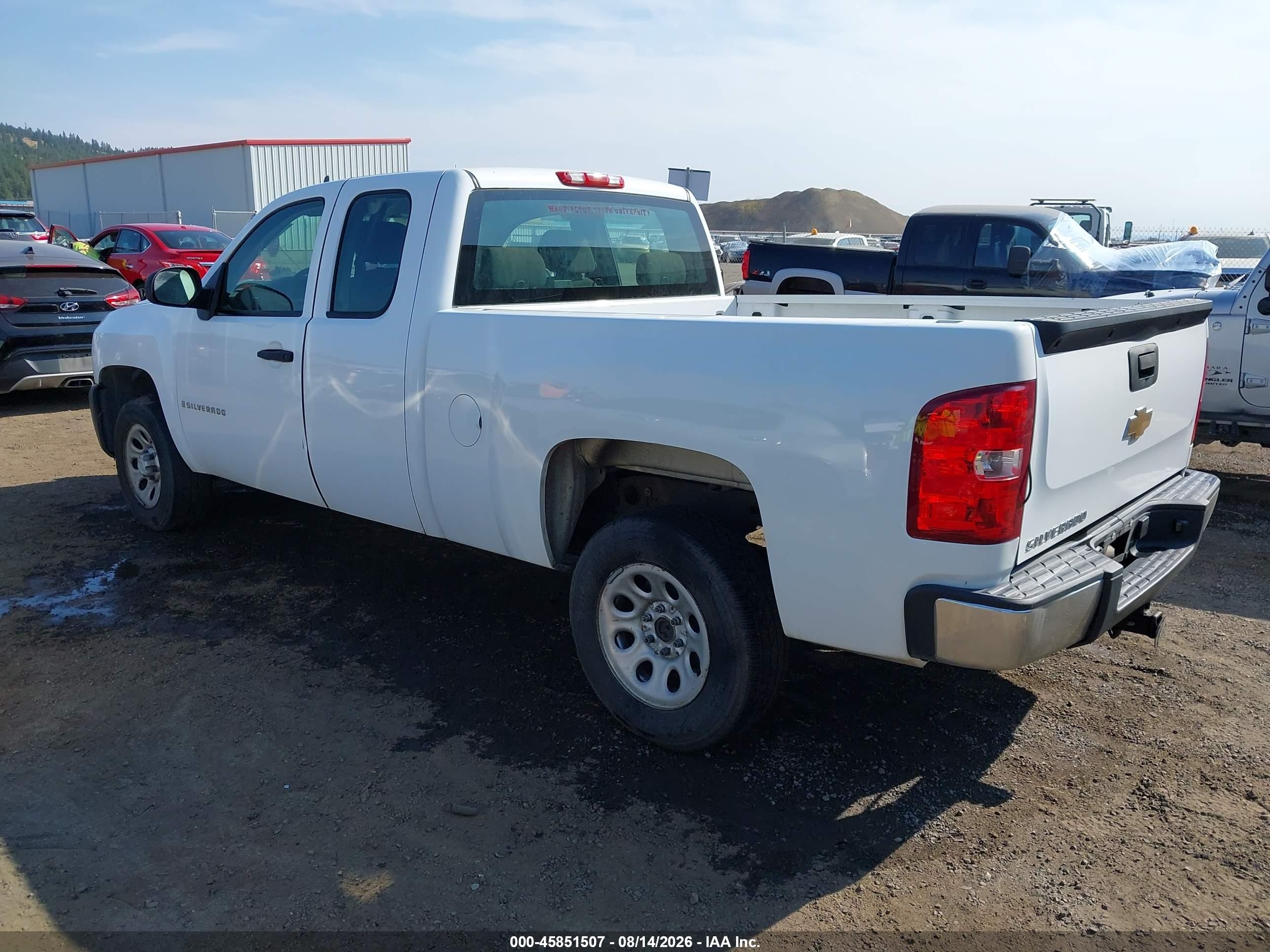 2007 Chevrolet Silverado 1500 Work Truck White vin: 1GCEC19C47Z536794