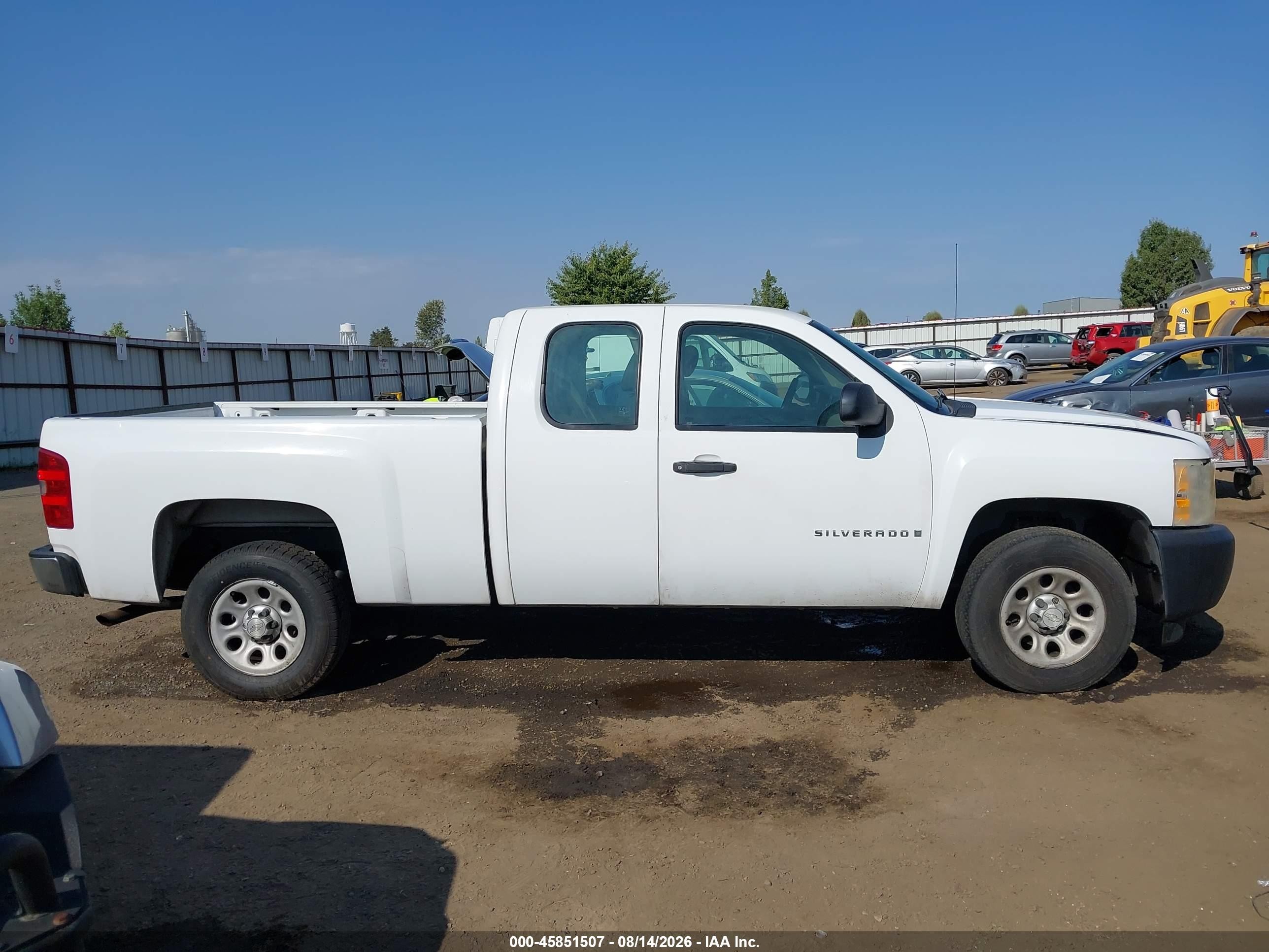 2007 Chevrolet Silverado 1500 Work Truck White vin: 1GCEC19C47Z536794