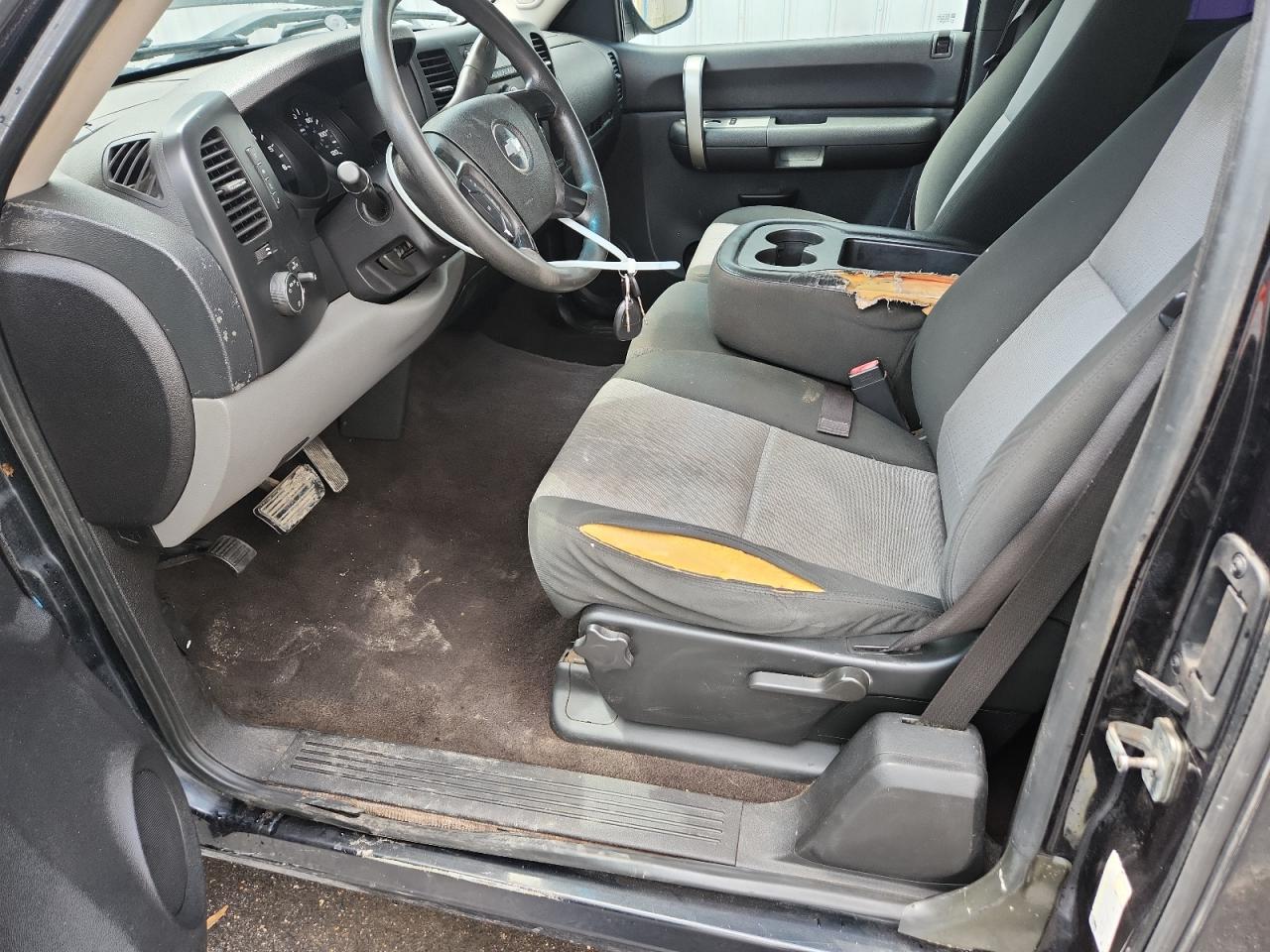 2009 Chevrolet Silverado C1500 Charcoal vin: 1GCEC19C79Z182529 Damage: Left Front Seat, Torn, > 12 Inches