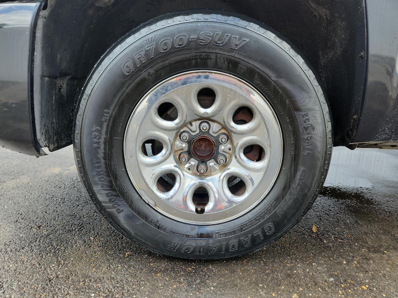 2009 Chevrolet Silverado C1500 Charcoal vin: 1GCEC19C79Z182529 Damage: Left Front Center Cap, Missing, Replacement Required