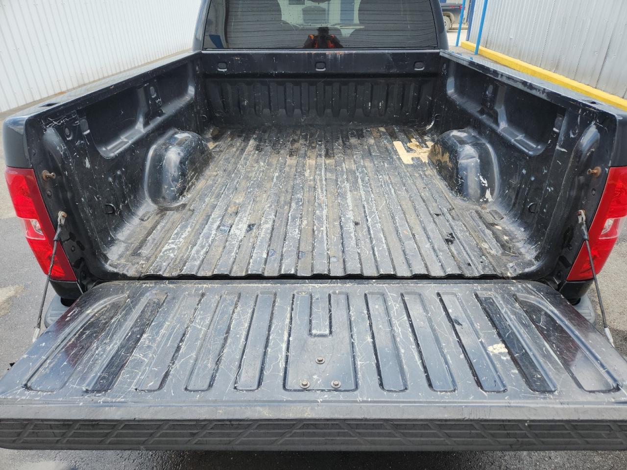 2009 Chevrolet Silverado C1500 Charcoal vin: 1GCEC19C79Z182529 Damage: Pickup Bed, Dent(S) W/ Paint Dmg, > 12 Inches