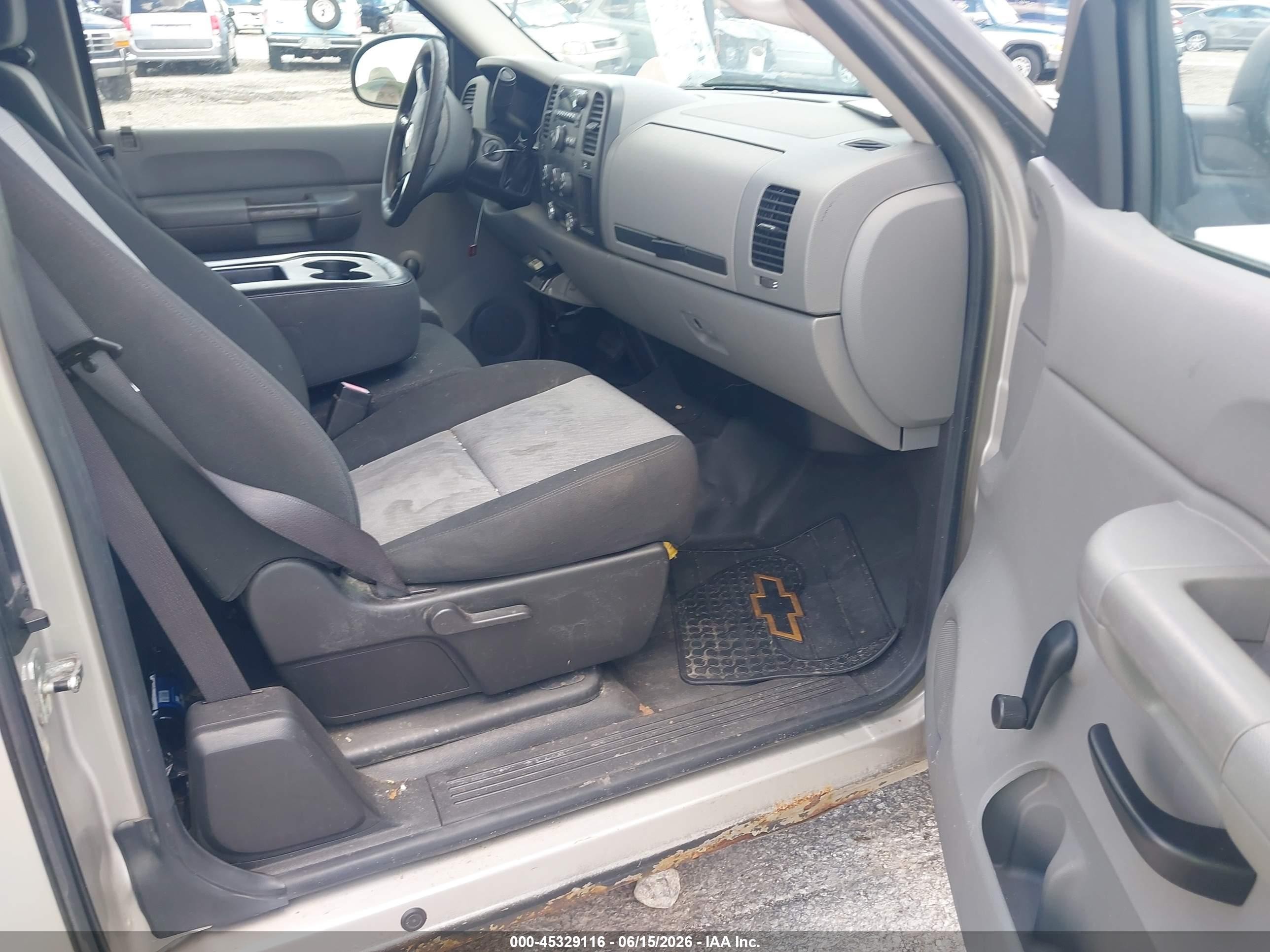 2007 Chevrolet Silverado 1500 Work Truck Silver vin: 1GCEC19C87Z500509