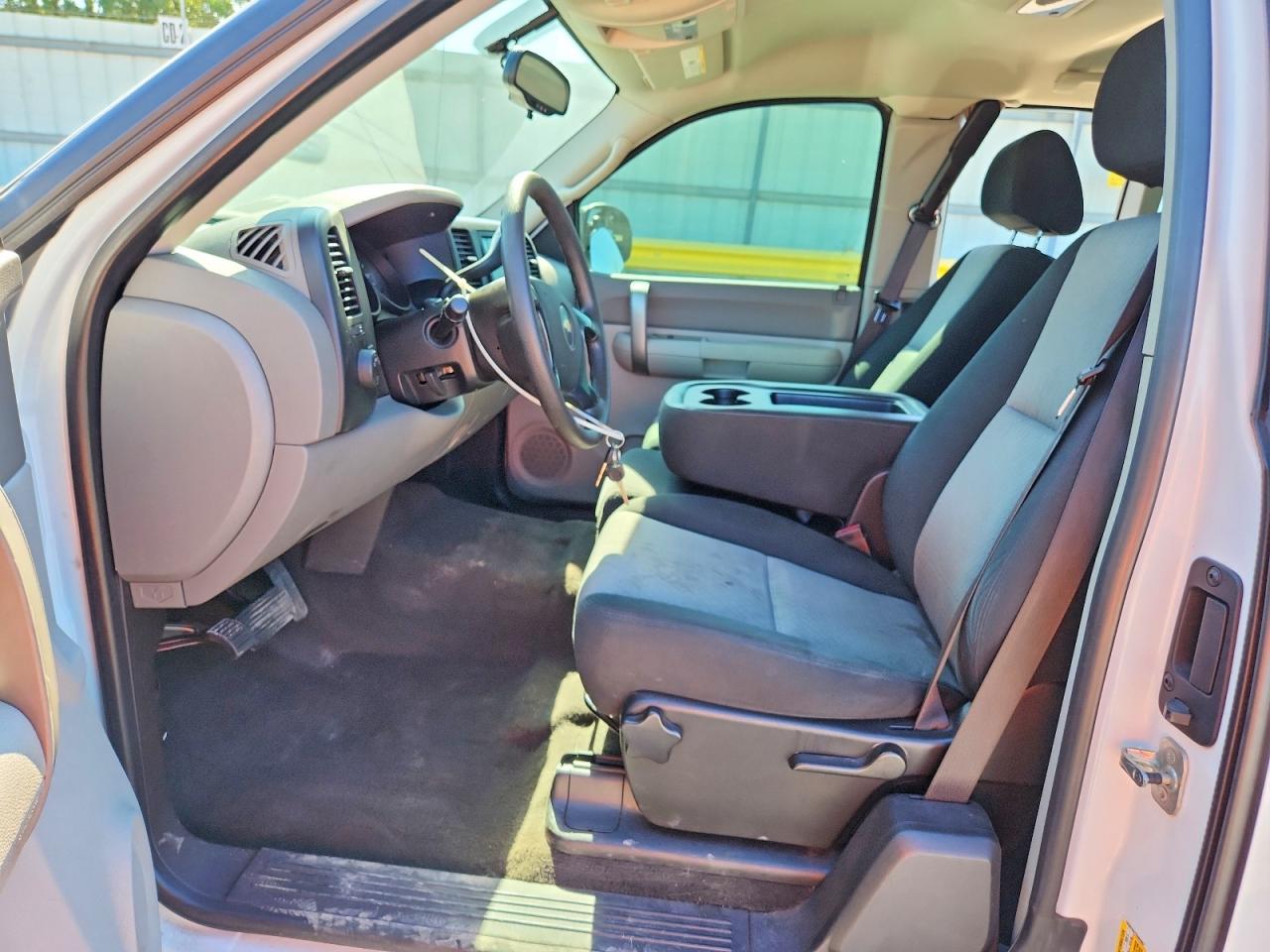 2007 Chevrolet Silverado C1500 White vin: 1GCEC19J17E601557